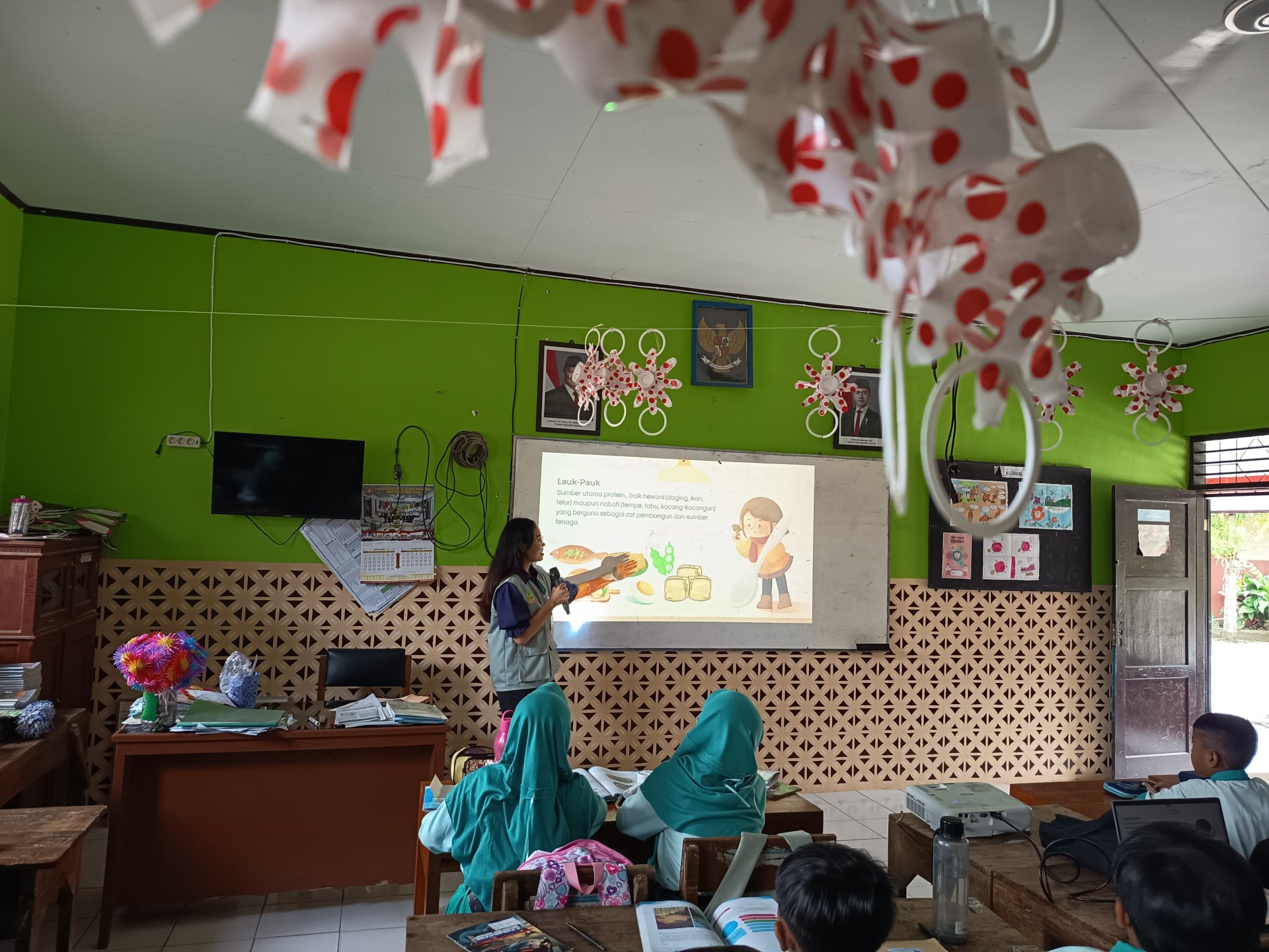 Sosialisasi pedoman gizi seimbang dan pembagian leaflet