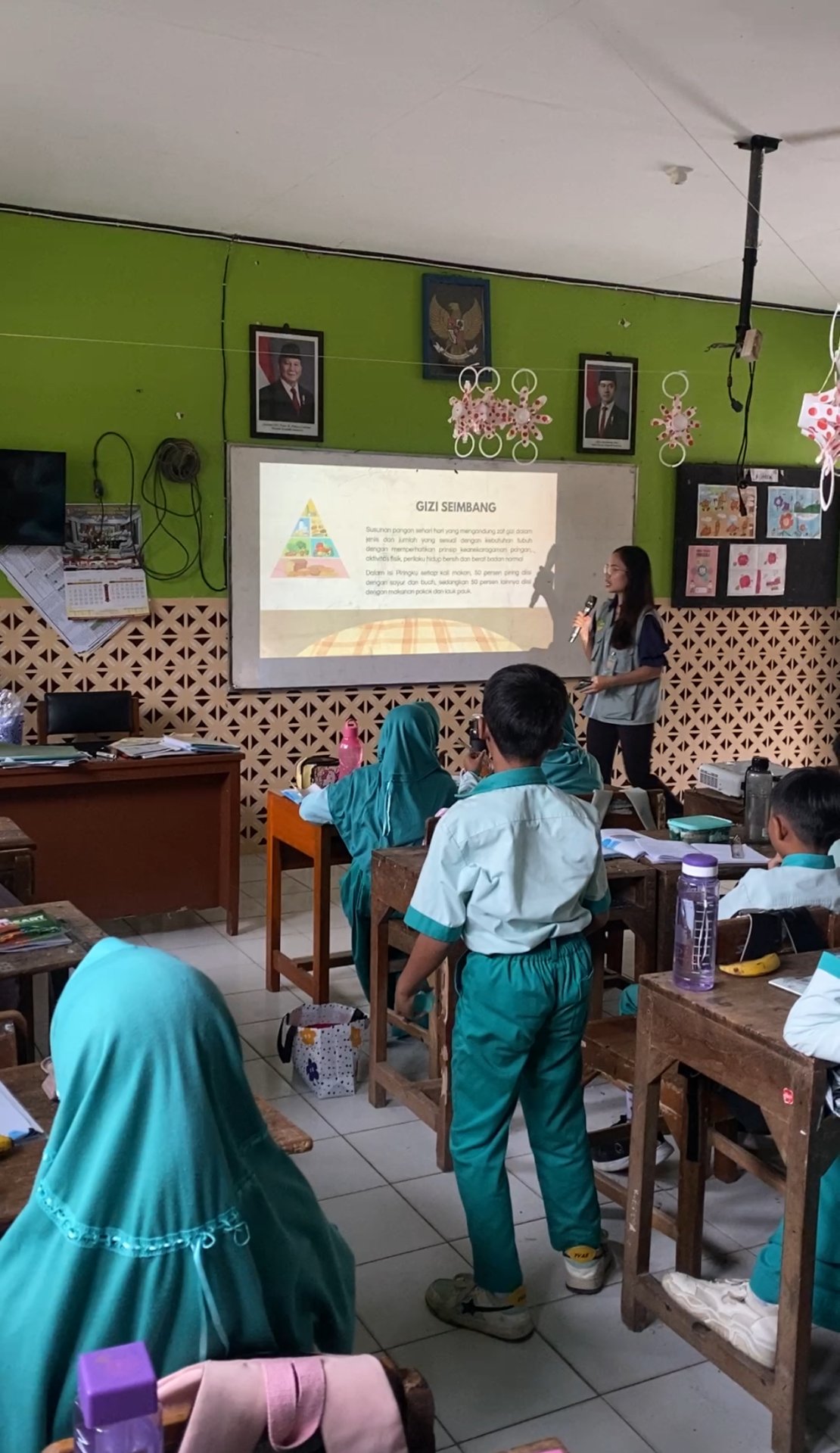 Sosialisasi gizi seimbang dan pendampingan posiandu