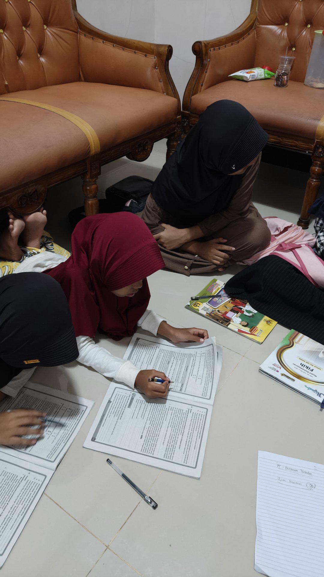 Pendampingan Bimbingan Belajar Anak-Anak SD