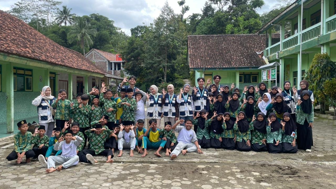 Sosialisasi PHBS di MI Al-Fatah Dusun Kemutug