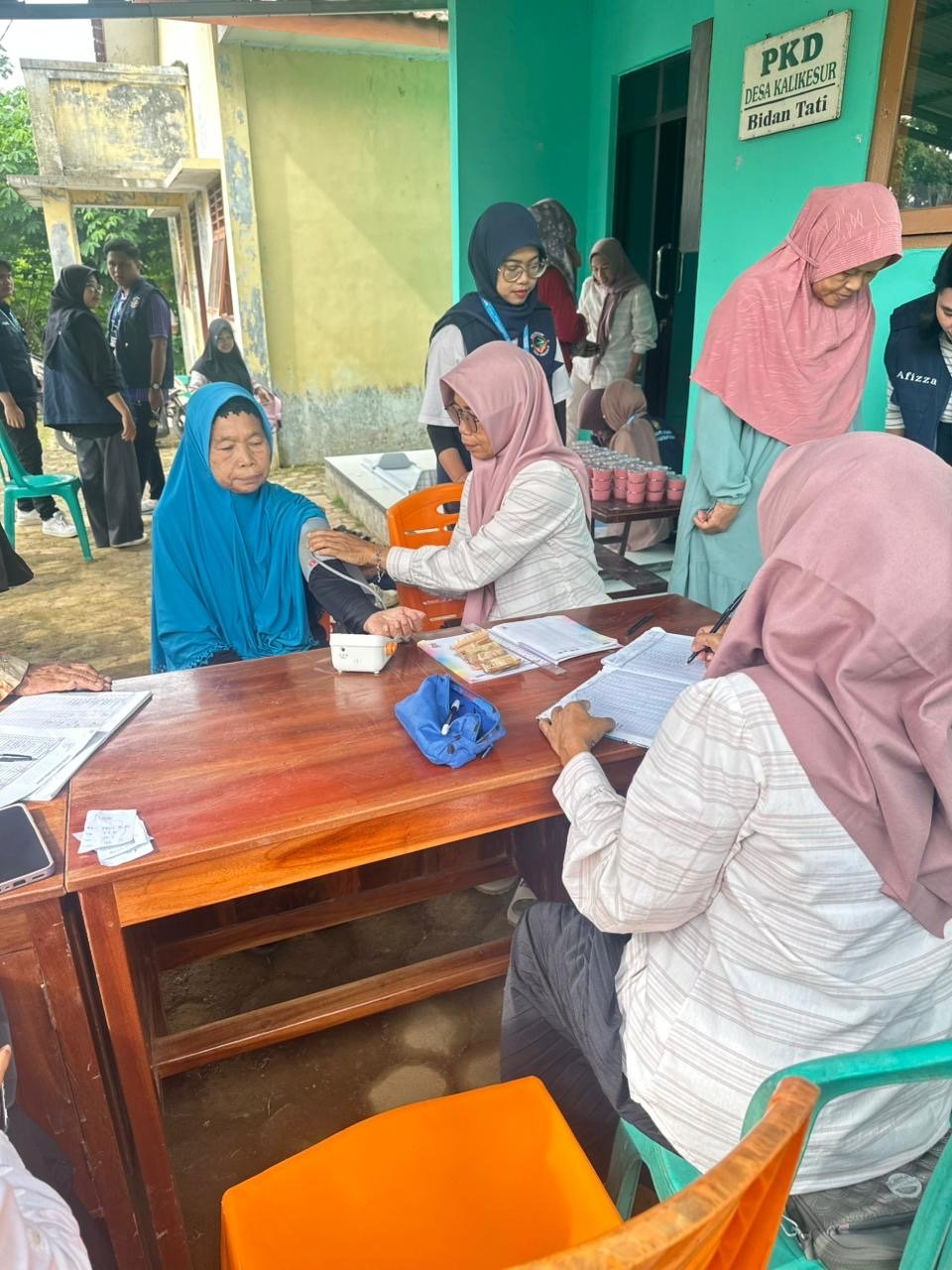 Posyandu bayi dan lansia