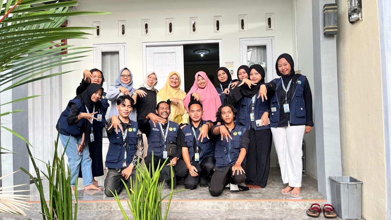 KKN Hari 8, Sosialisasi Web Dolan Teluk Penyu, pendampingan KWT, Kunjungan DPL, Kunjungan ke bu Kades