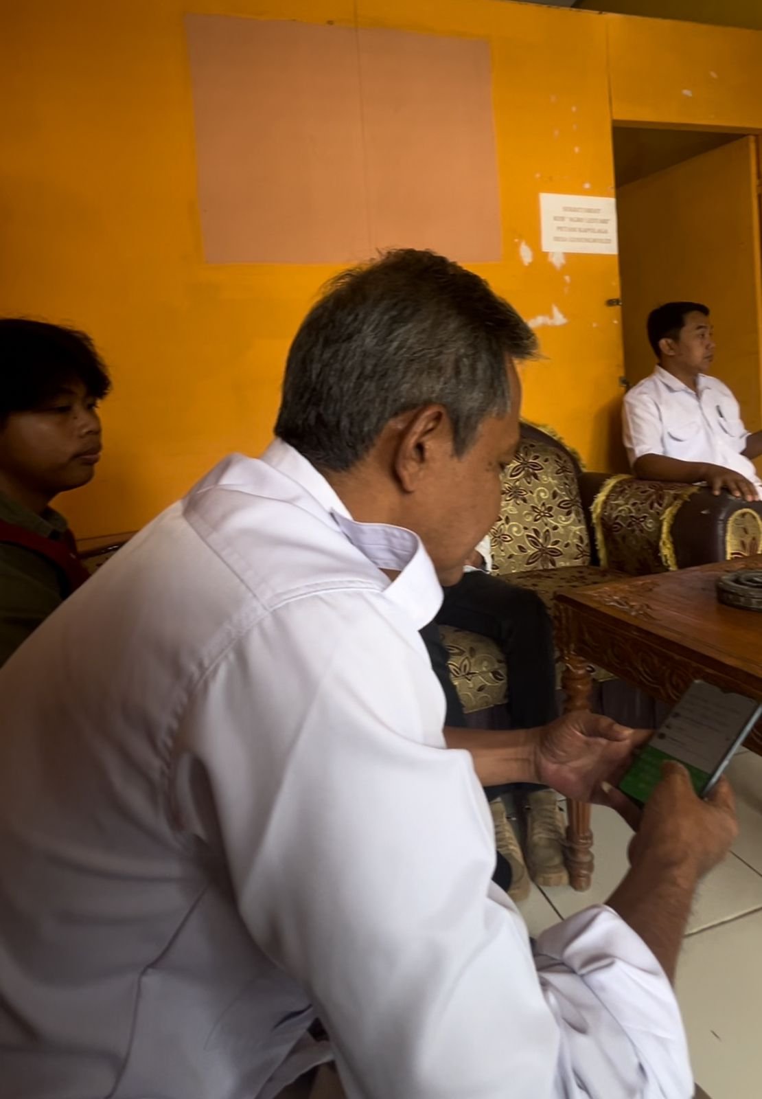 Piket Rutin di Kantor Desa Gunungwuled