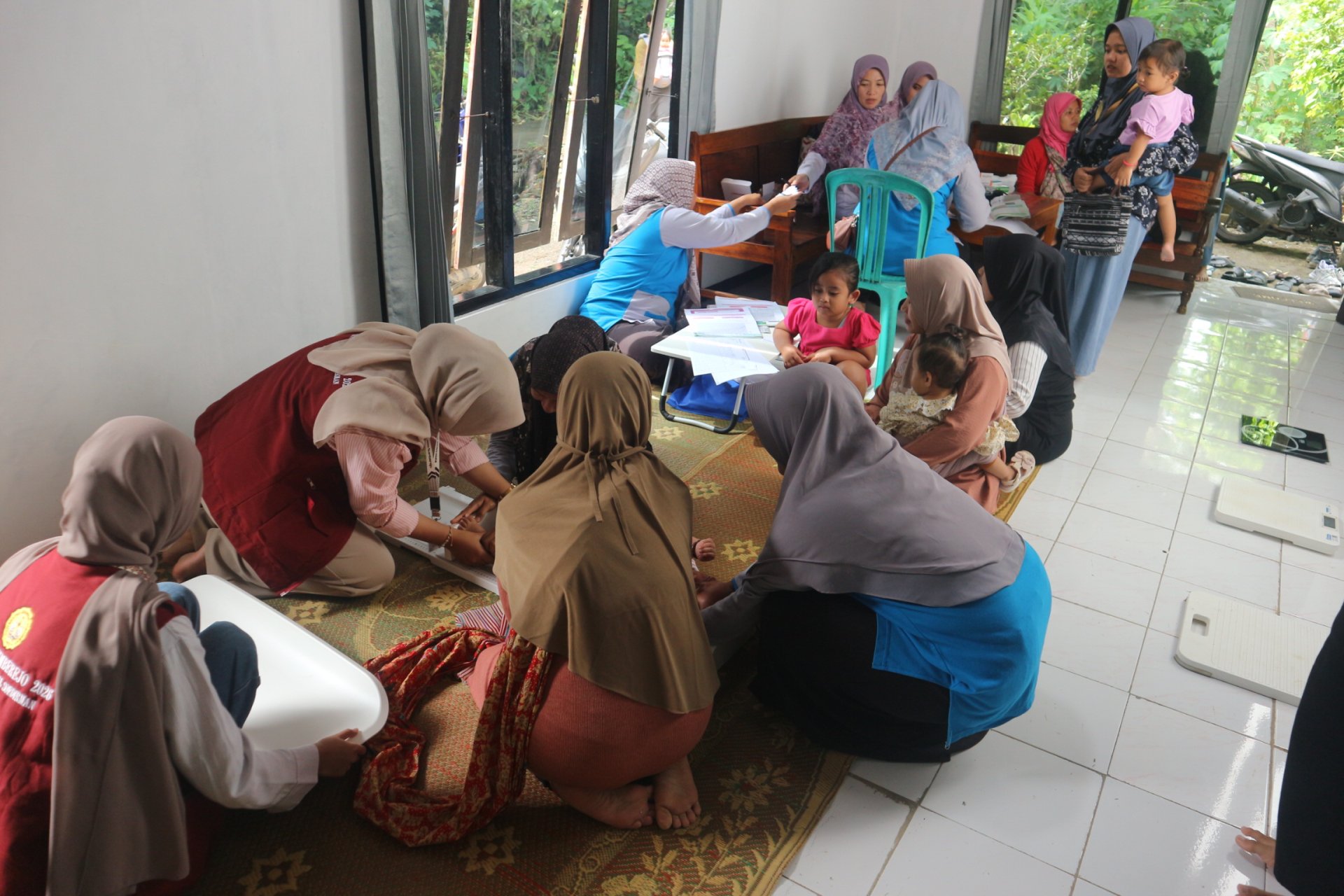 Piket Balai Desa, Pendampingan Posyandu di Dusun Kalibening, Kunjungan ke Ketua KWT Dusun Kalibening, dan Kunjungan Pertama DPL ke Posko Sumberejo