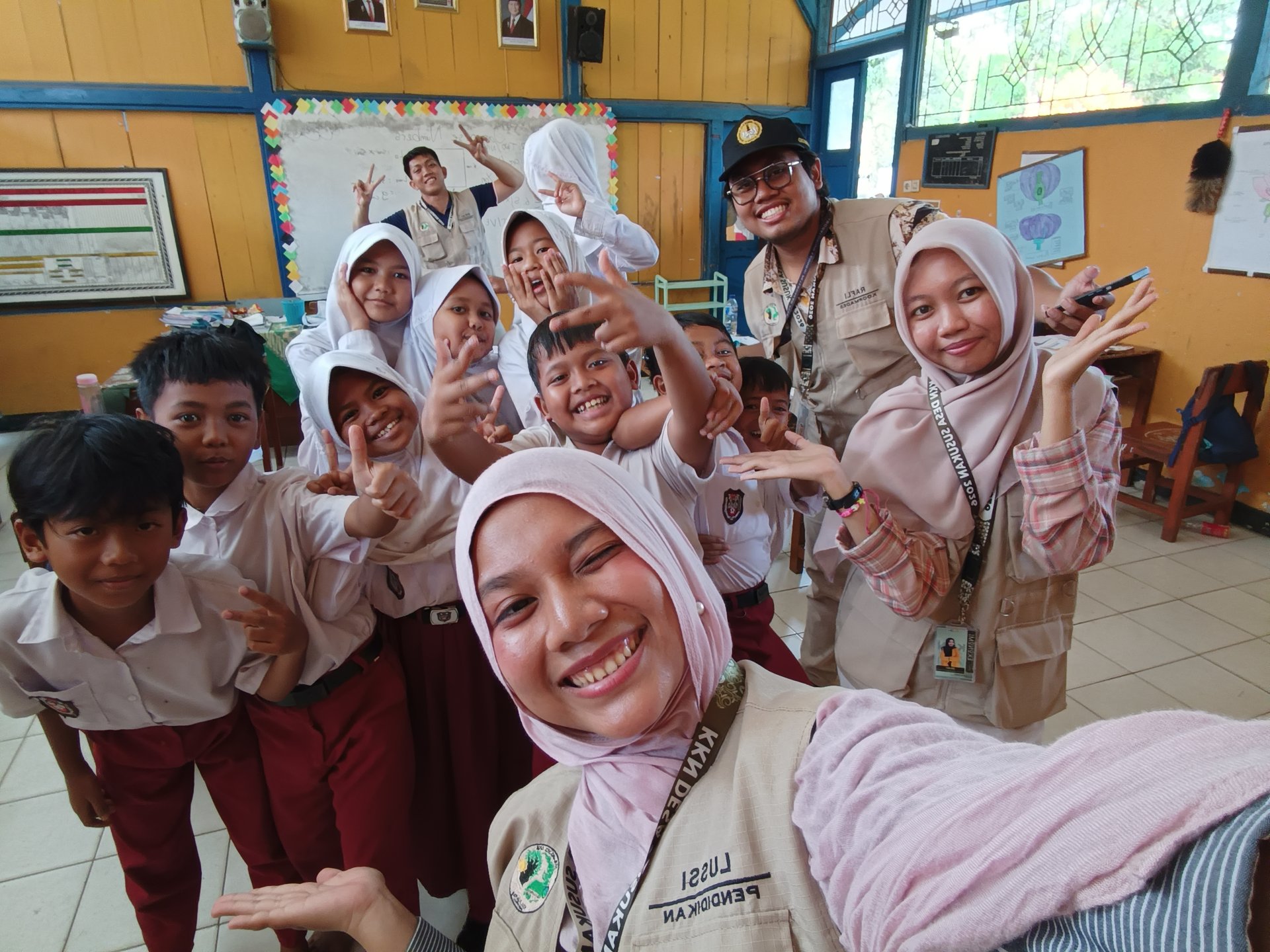 Pembelajaran Kelas & Pengenalan Bahasa Asing