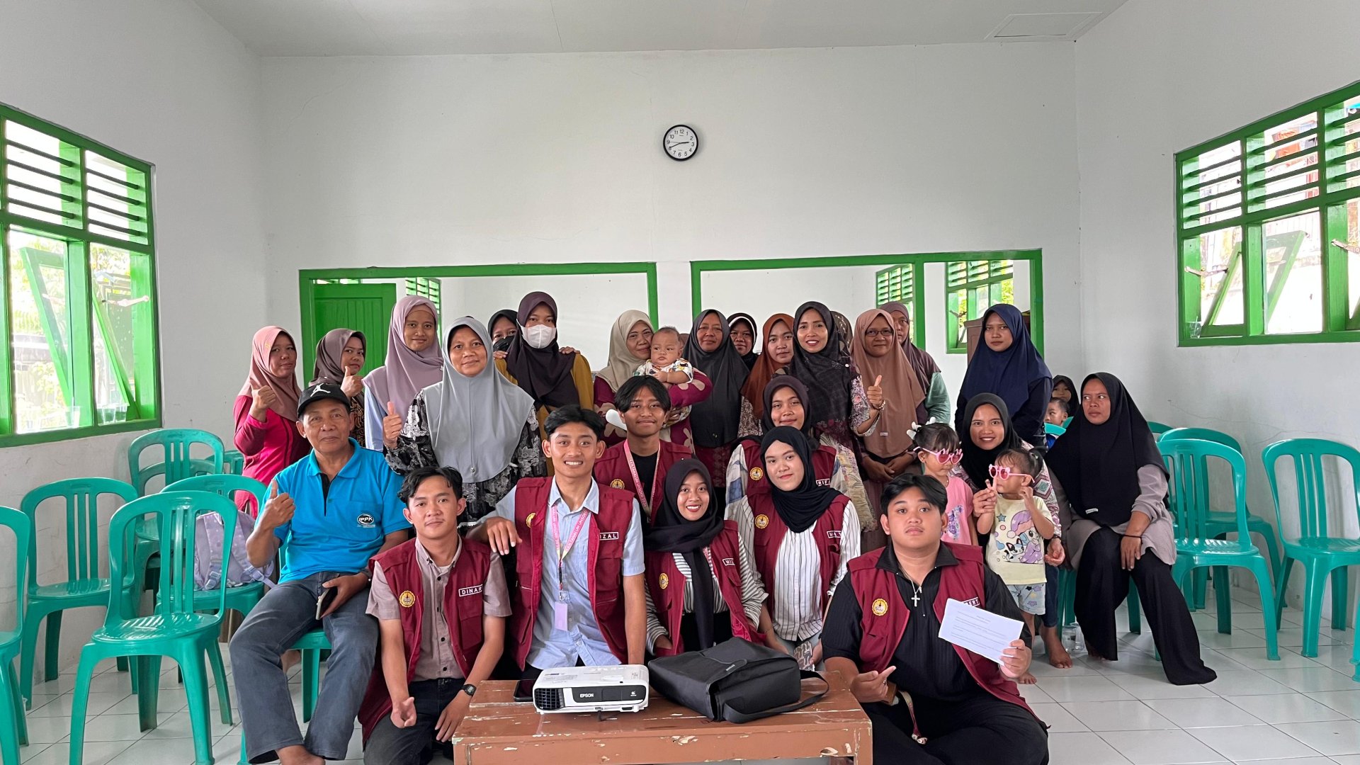 Solusi Pengelolaan Sampah Minim Asap di Desa Tanalum