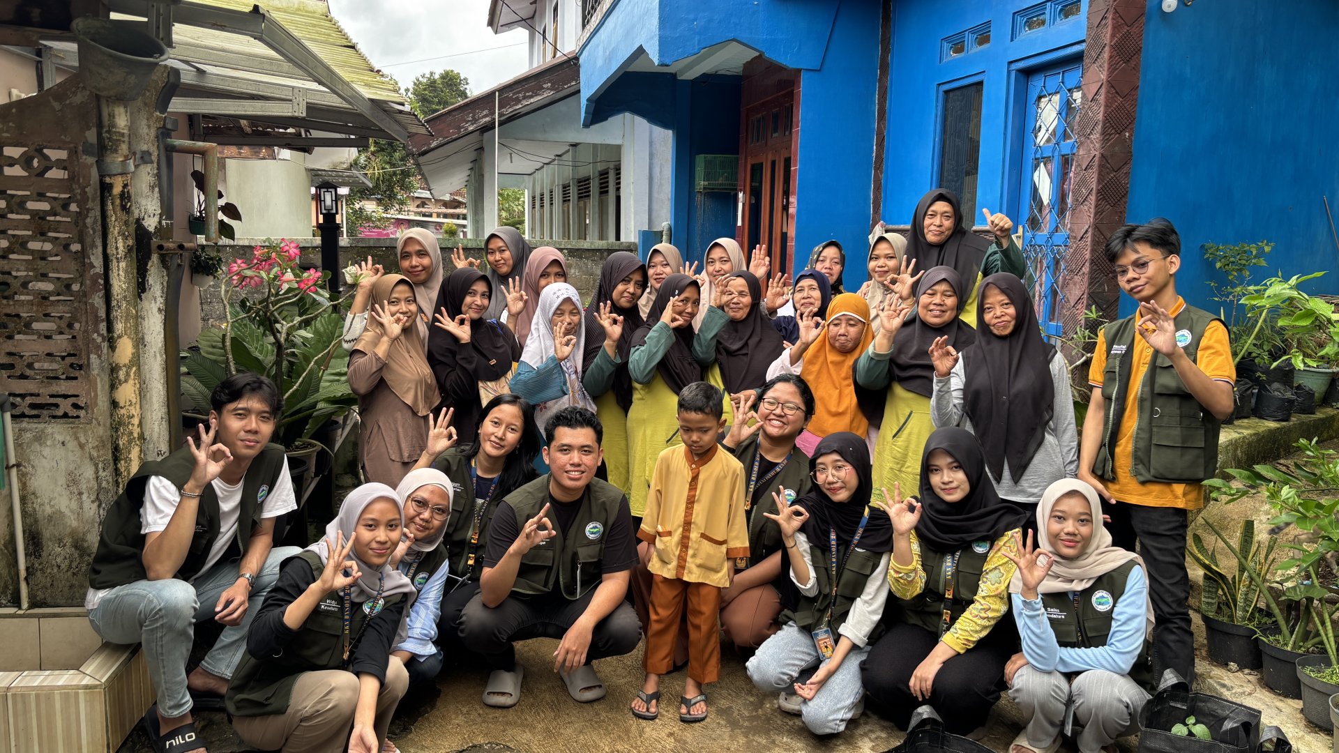 Pelaksanaan Sosialisasi dan Pelatihan Teknis (Praktik) Program Intensifikasi Lahan bagi Warga