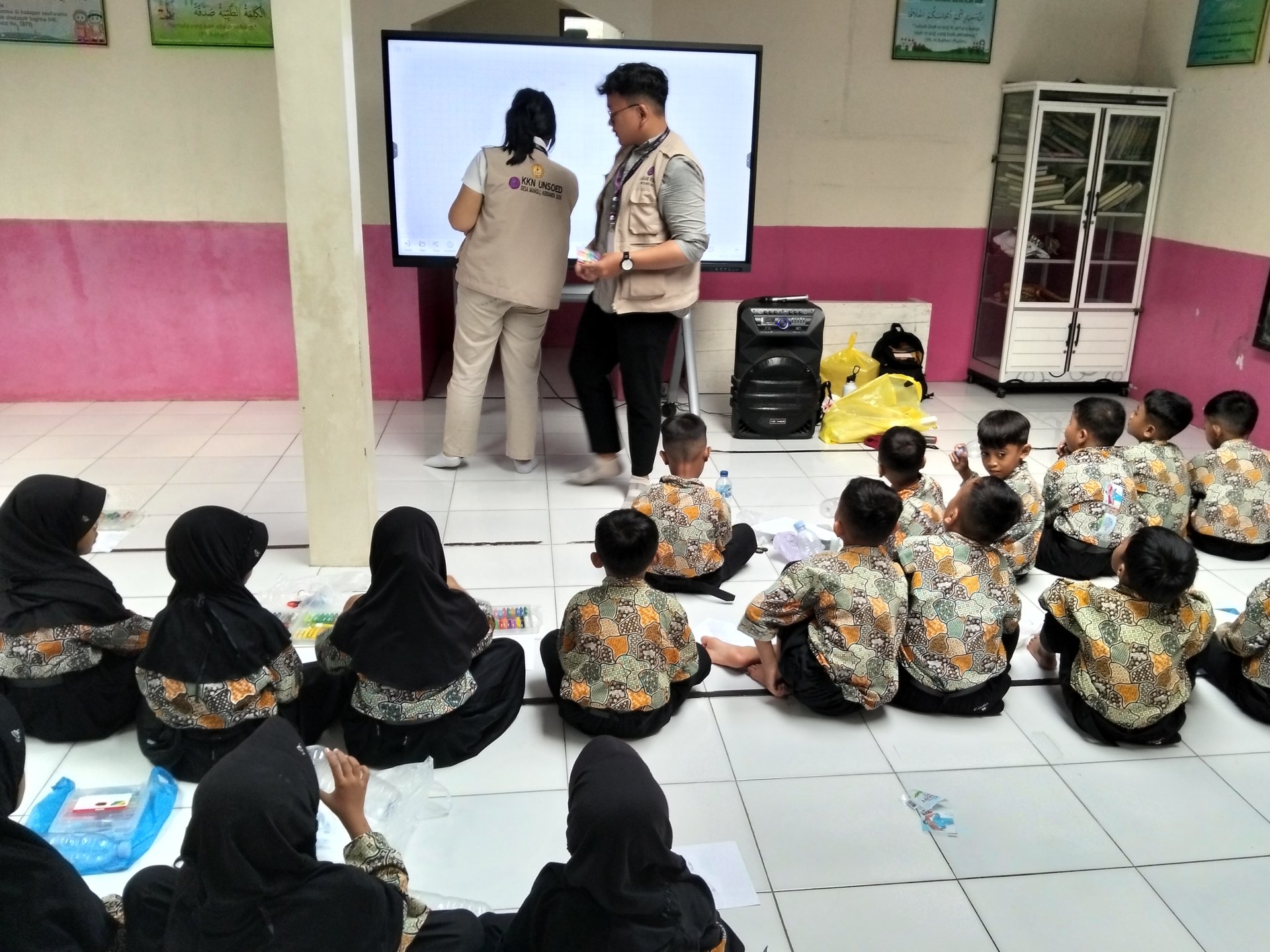 Sosialisasi Menabung dan Literasi Keuangan