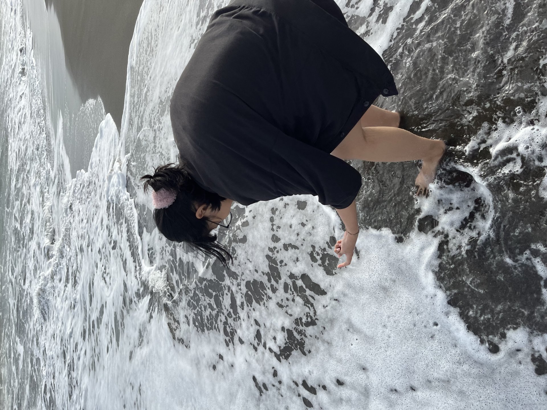 bermain di pantai tegal D-8