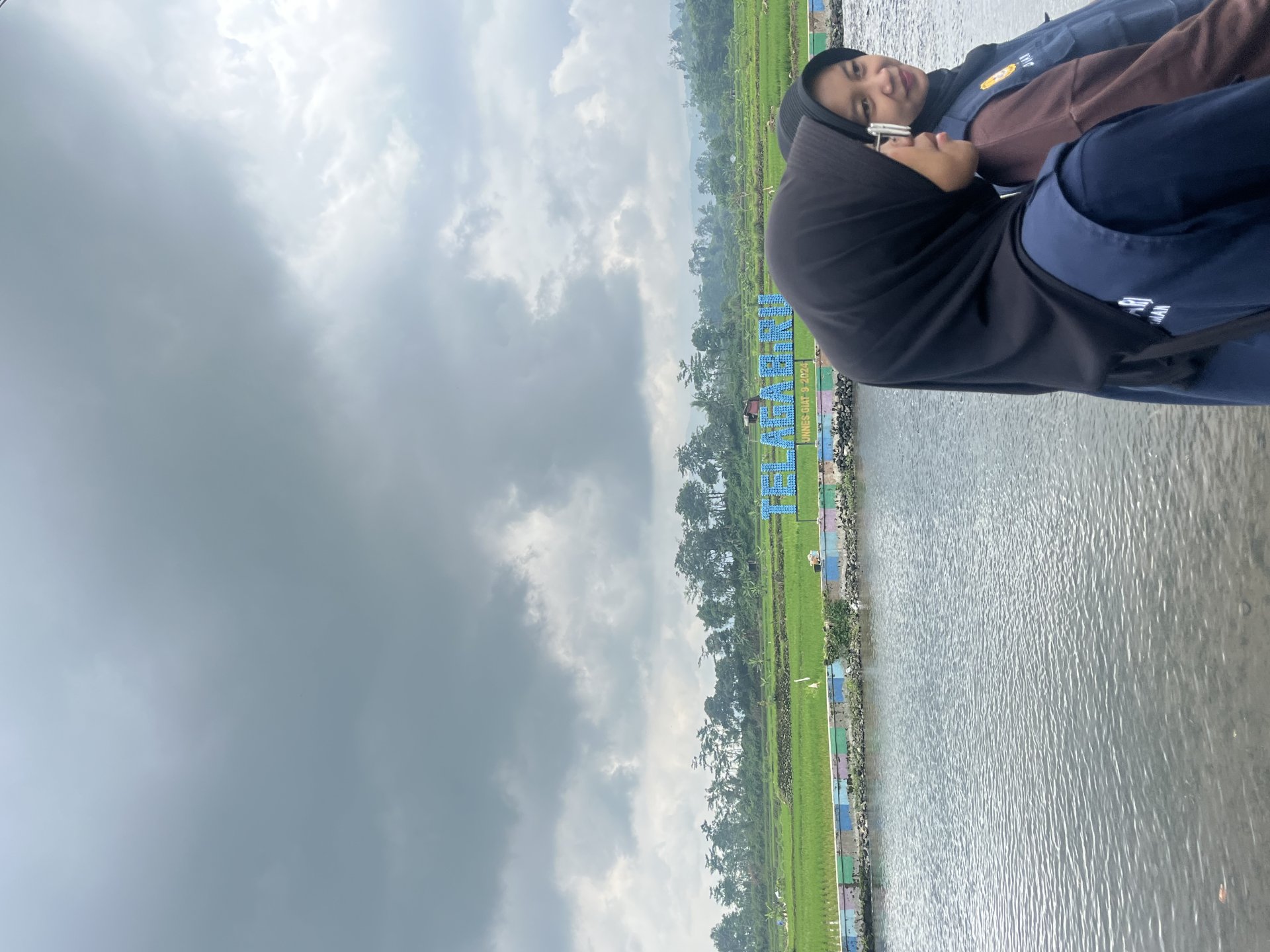 Mengunjungi Wisata Telaga Biru