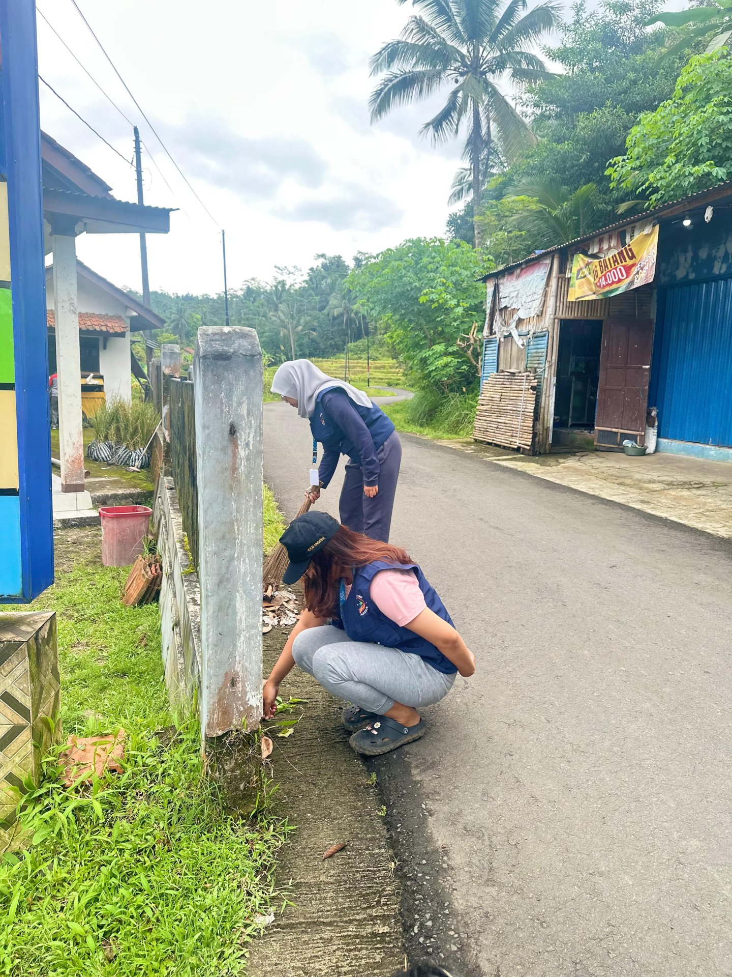 Kerja Bakti Balai Desa: Hari Desa Nasional