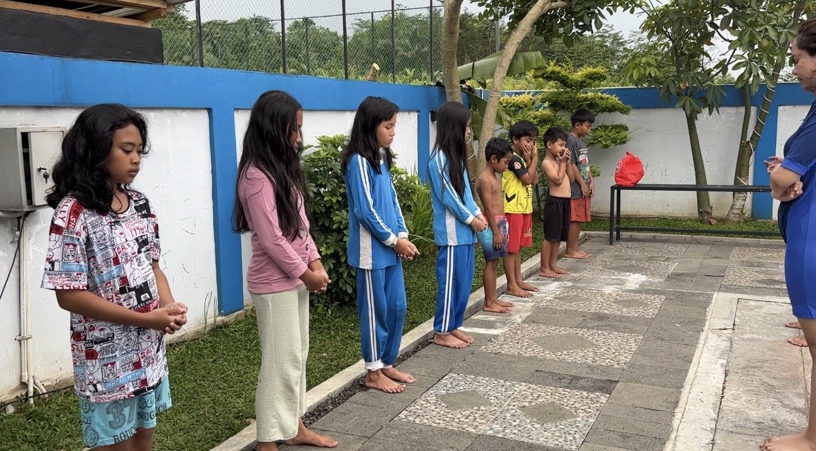 Pelatihan Renang bersama anak anak