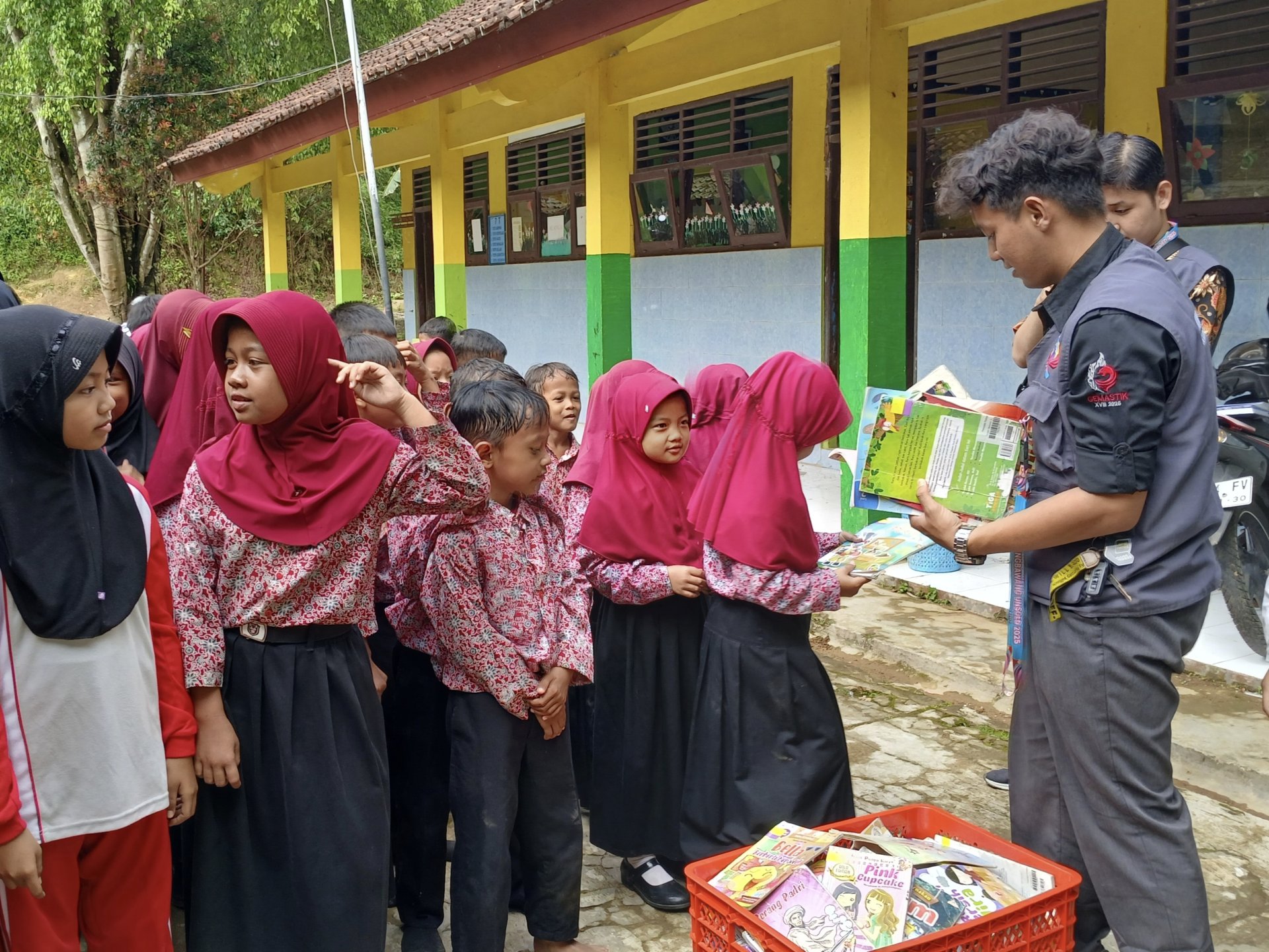 PERPUSTAKAAN KELILING SDN 2 KARANGBAWANG