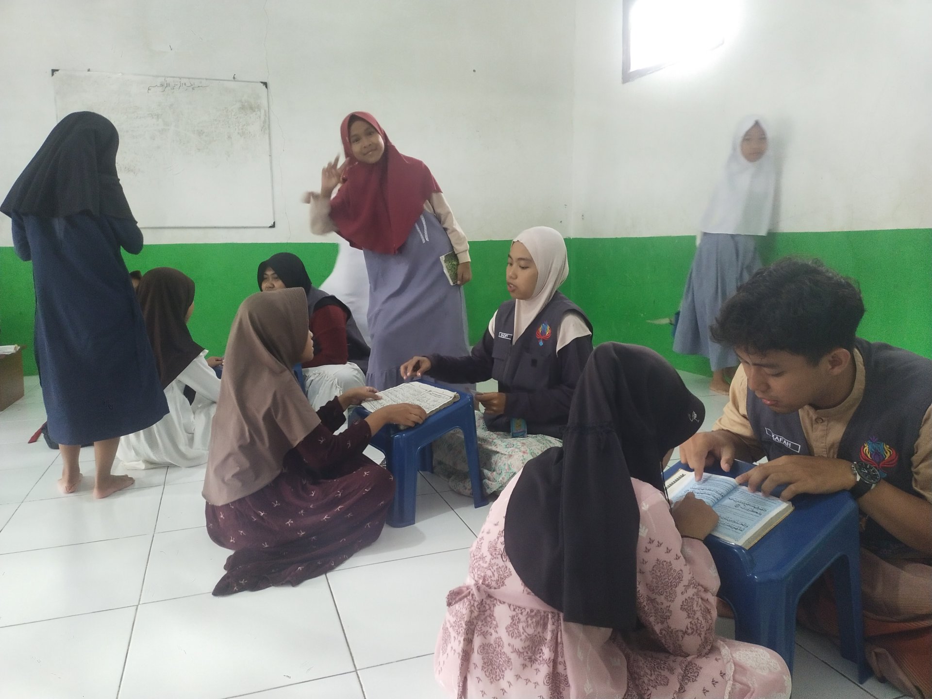 PENDAMPINGAN PENGAJARAN NGAJI AL-QUR'AN DAN IQRO DI TPQ DESA KARANGBAWANG