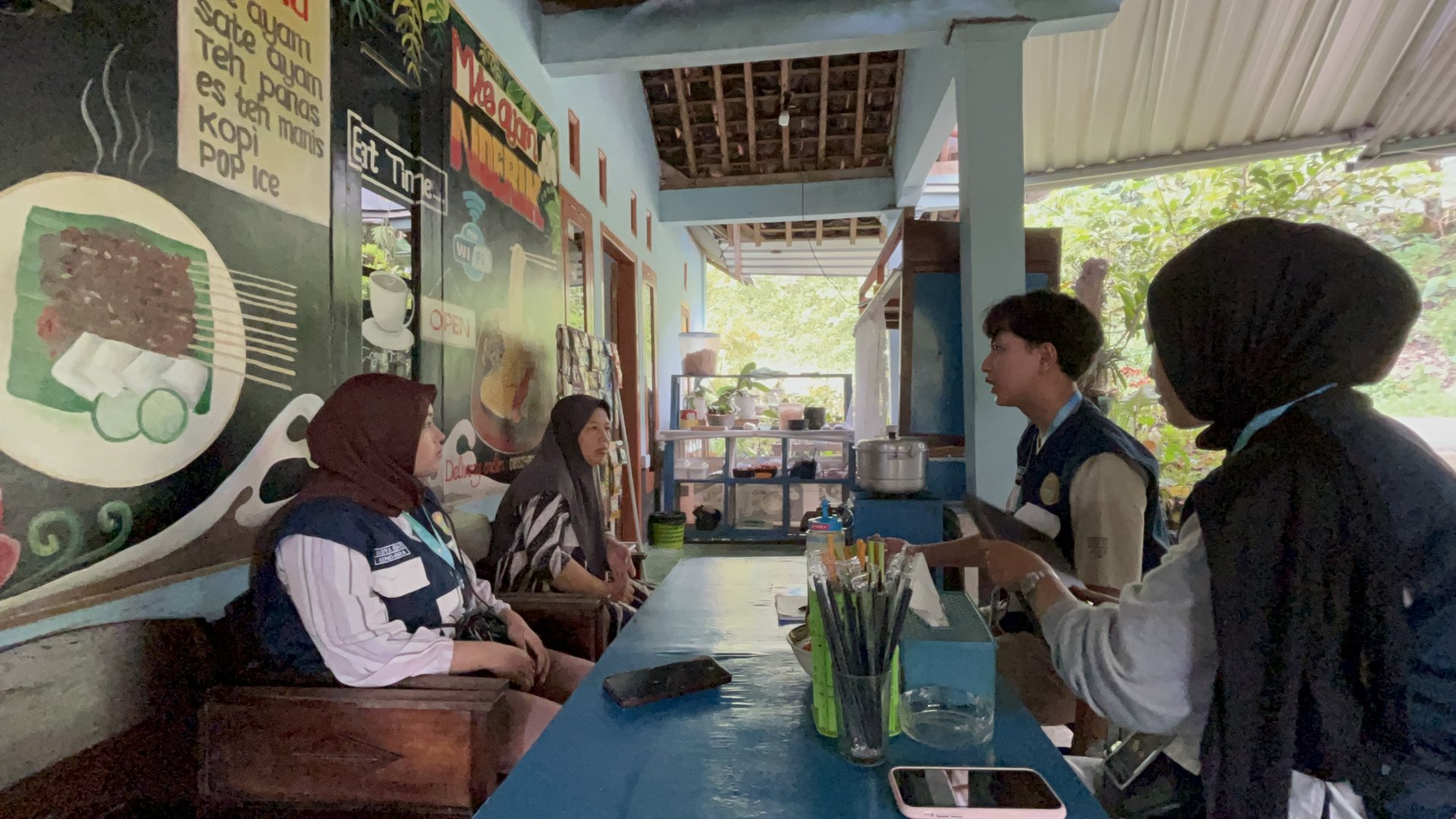 pendataan UMKM dan sosialisasi pembuatan NIB di Dusun Juru Tengah dan pendampingan prolanis di Balai Desa Tirip