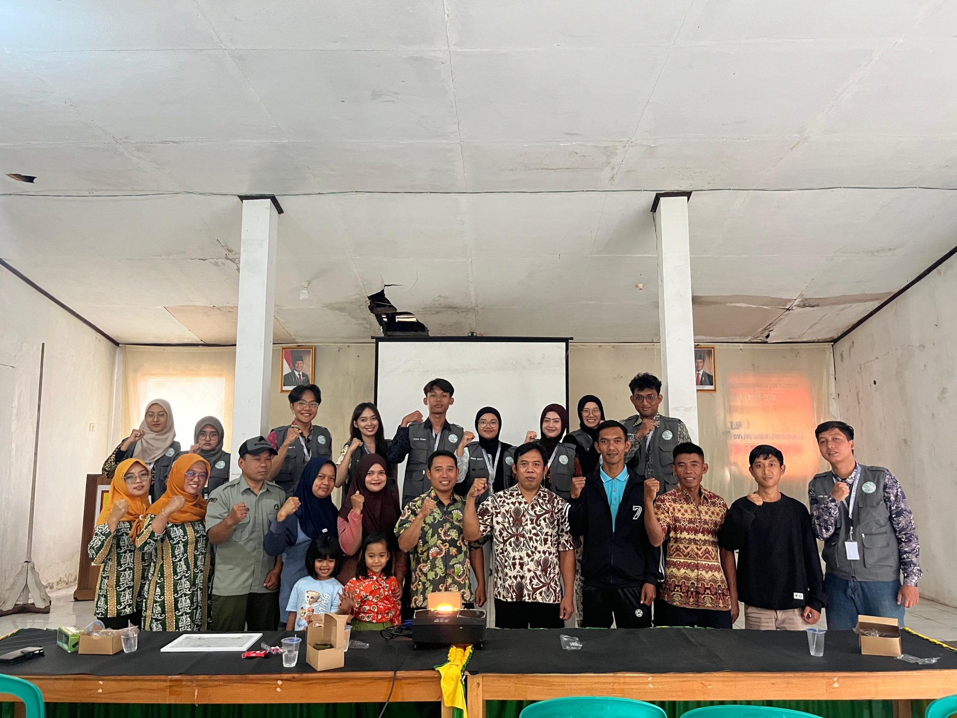 Melakukan Penyuluhan Peternakan di balai desa