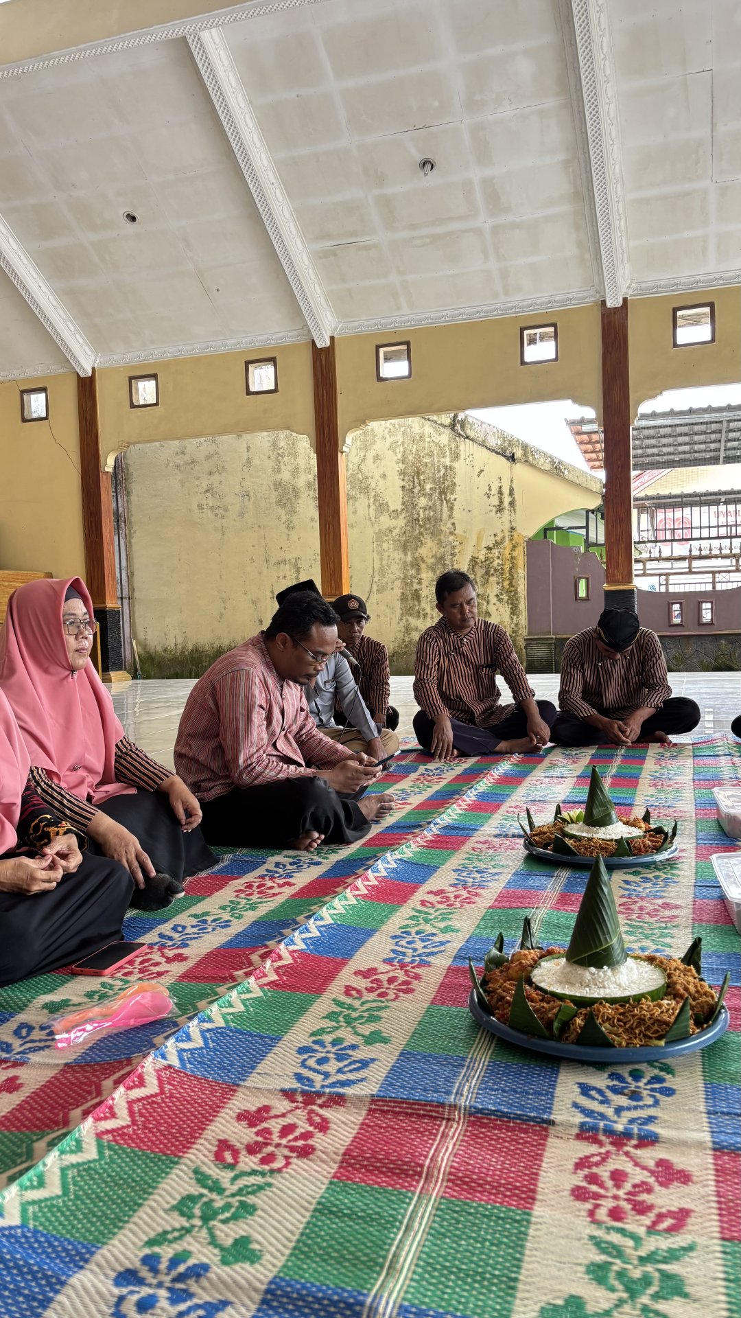 Syukuran hari desa nasional, piket di balai desa, dan sowan ke kadus VIII