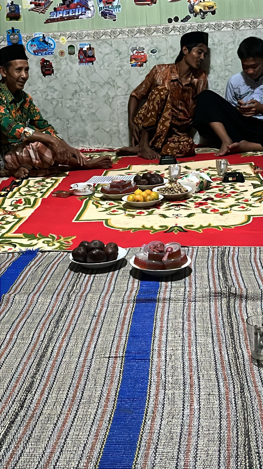 Partisipasi dalam Kegiatan Keagamaan Rutin: Pembacaan Yasin dan Doa Bersama di Lingkungan Masyarakat