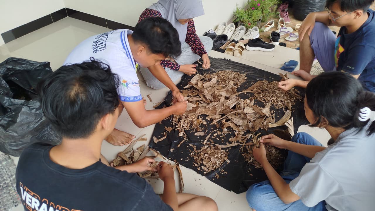 Persiapan pembuatan pupuk kompos untuk divisi lingkungan