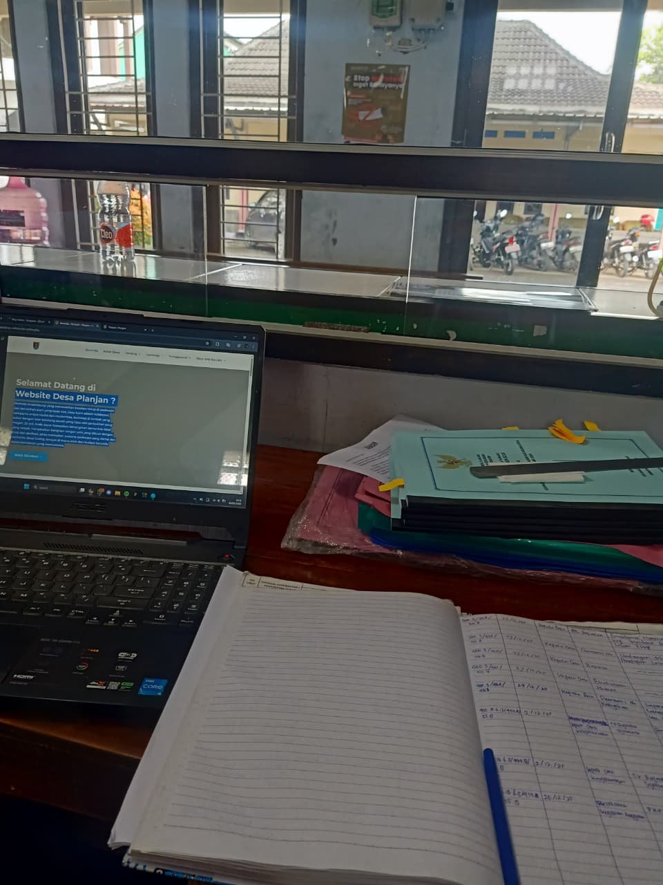 PIKET PEMDES DI BALAI DESA PLANJAN