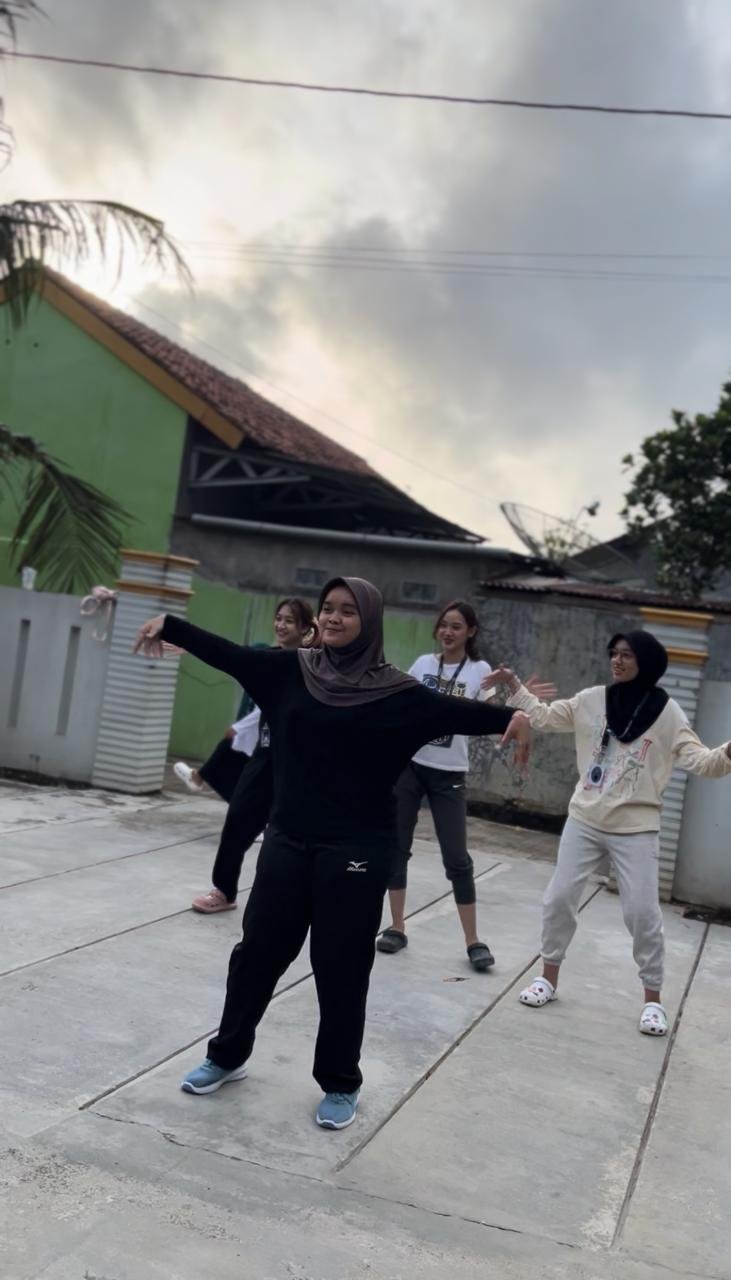 Kegiatan Senam Bersama Warga Dondong