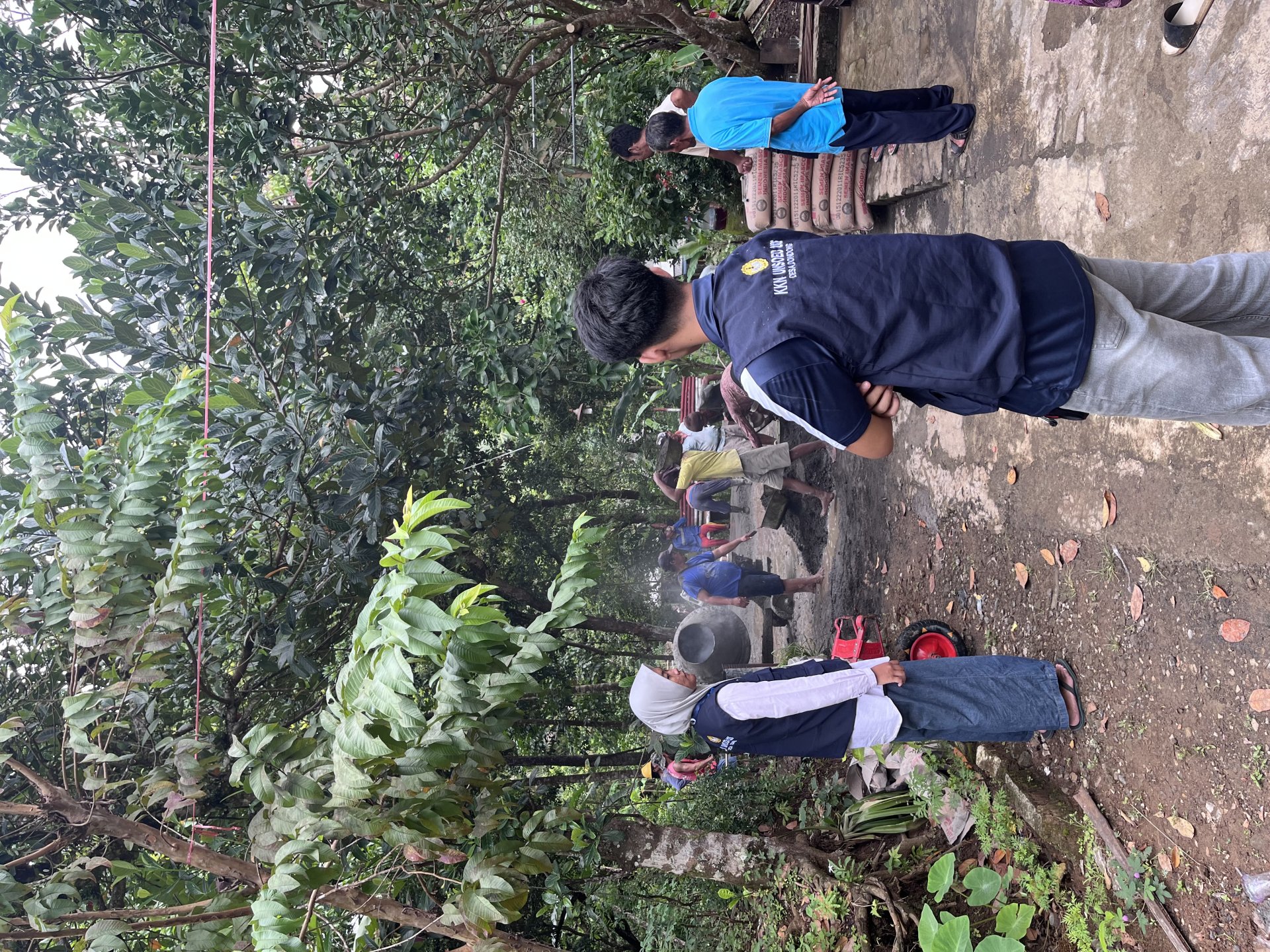 Kerja Bakti Pembangunan Jalan Desa