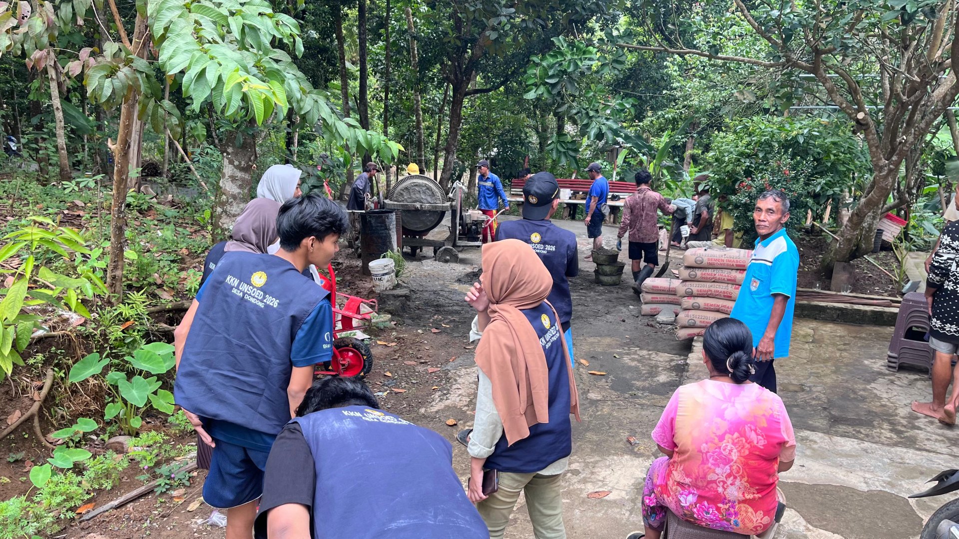 Kunjungan Kerja Bakti Pembangunan Jalan