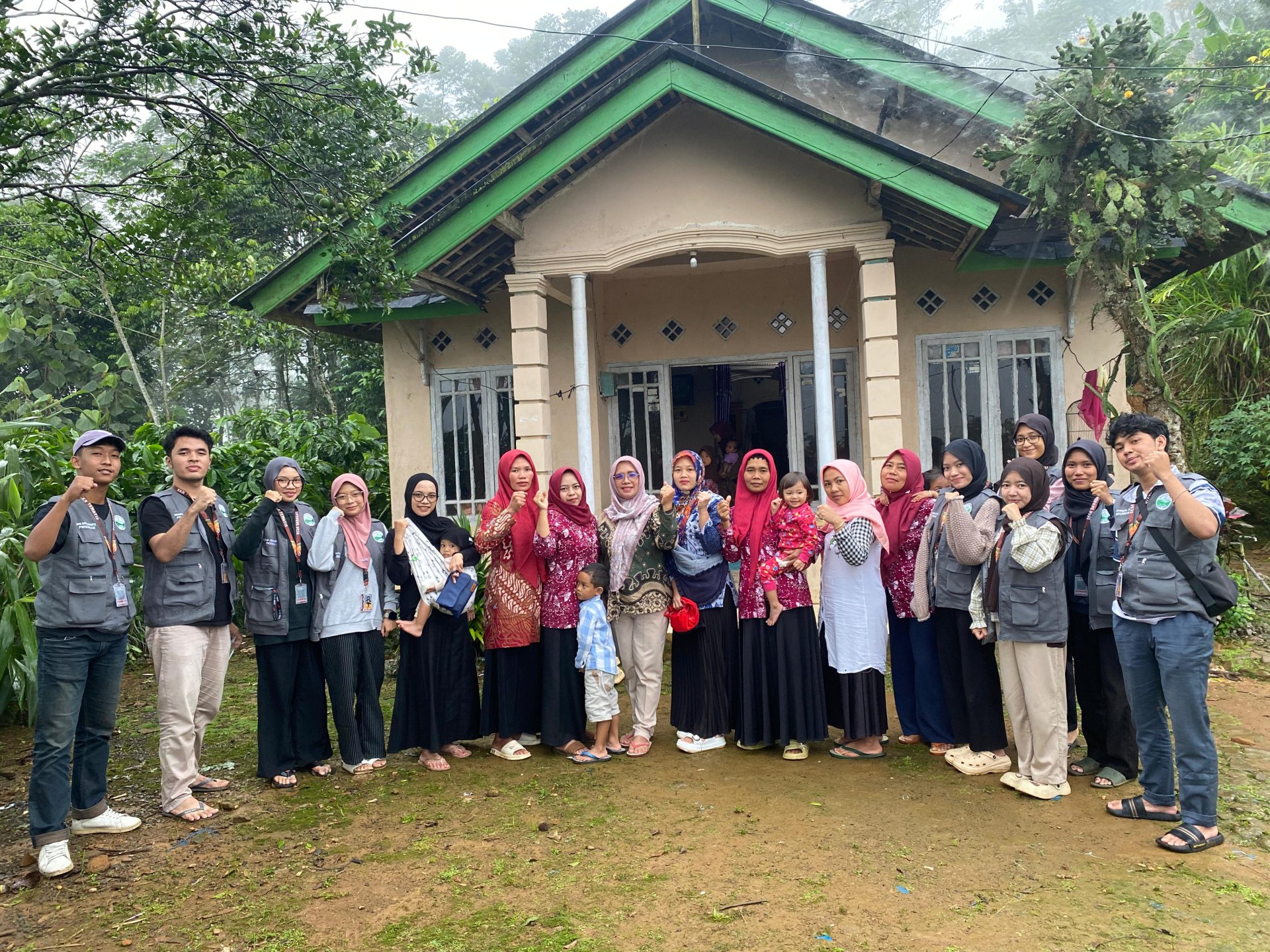 Mengunjungi UMKM dan Mengikuti Acara PKK