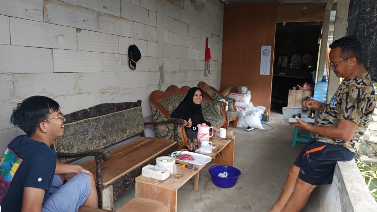 Berkunjung ke BUMDES