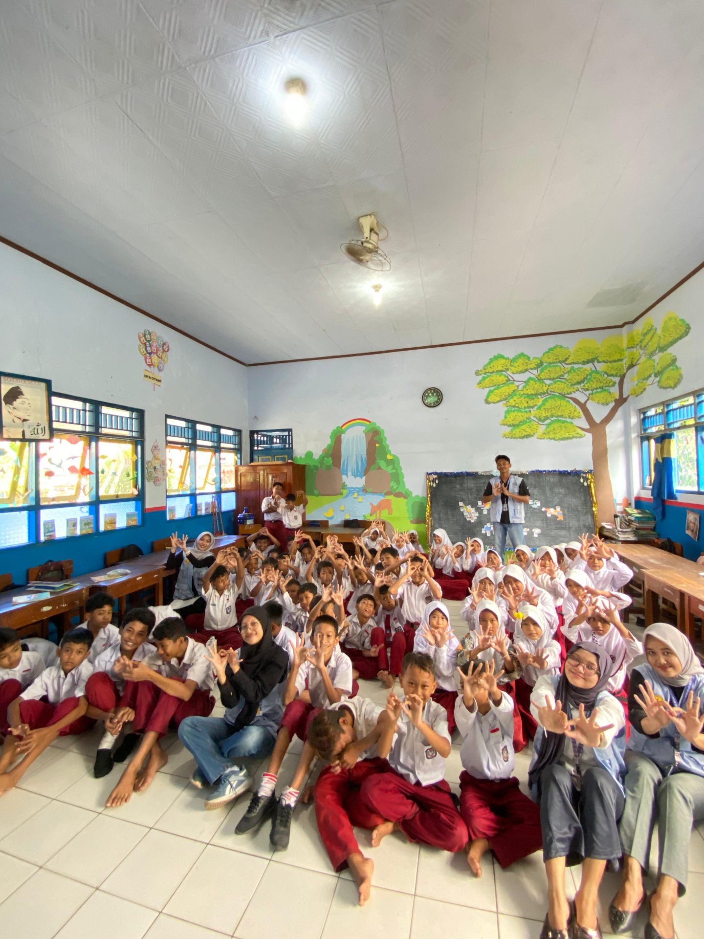 Sosialisasi pentingnya sarapan dan makanan bergizi serta cuci tangan