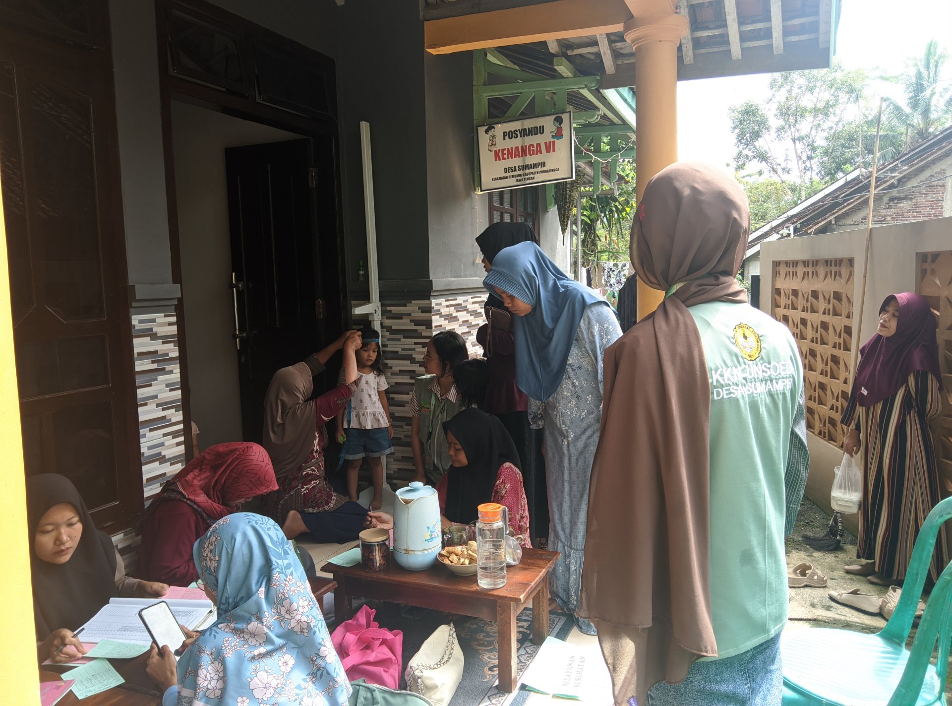 Kegiatan Posyandu dan Pembagian PMT