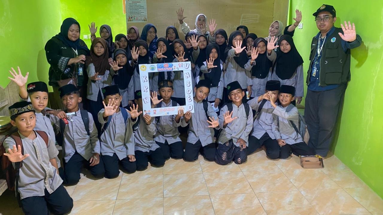Kerja Bakti dan Sosialisasi Anti Bullying