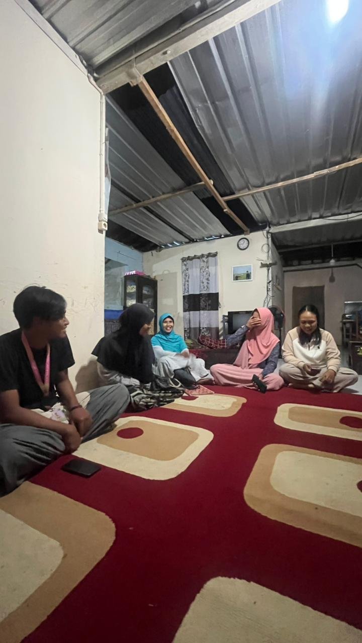 Diskusi Persiapan Kegiatan Senam dengan Warga Desa Tanalum