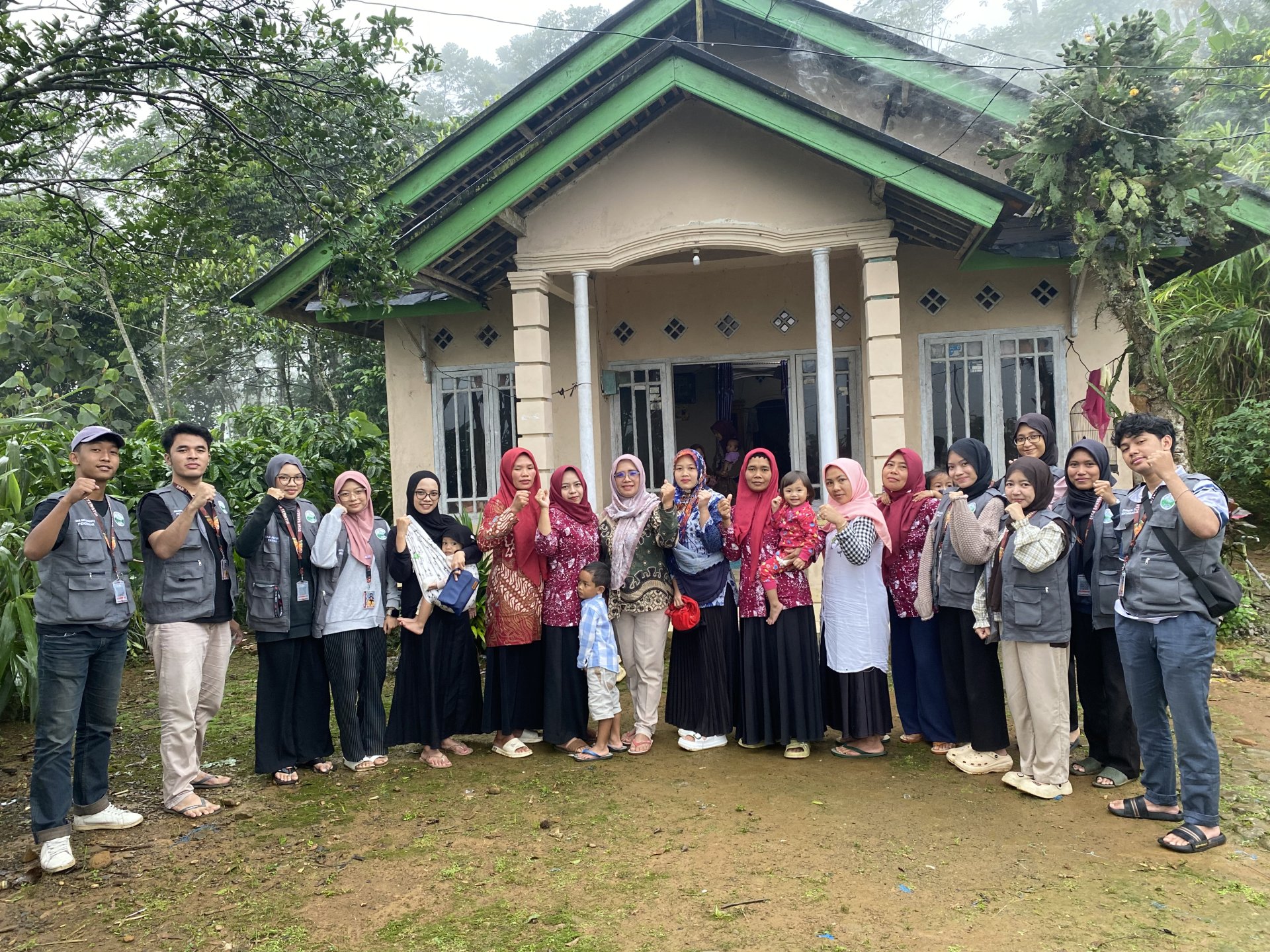 mengikuti kegiatan pkk rt 4 rw 1