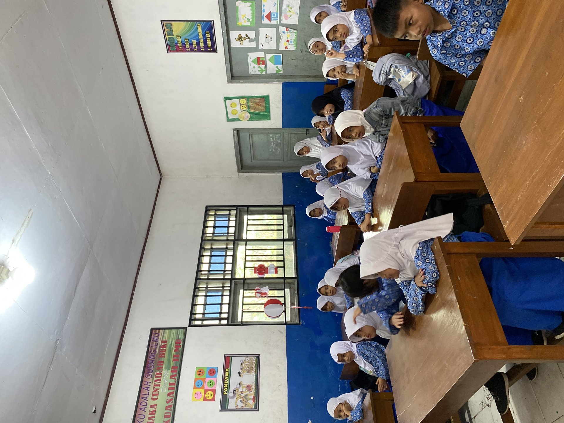 Sosialisasi PHBS dan sampah Organik dan Anorganik dan juga kunjungan oleh DPL