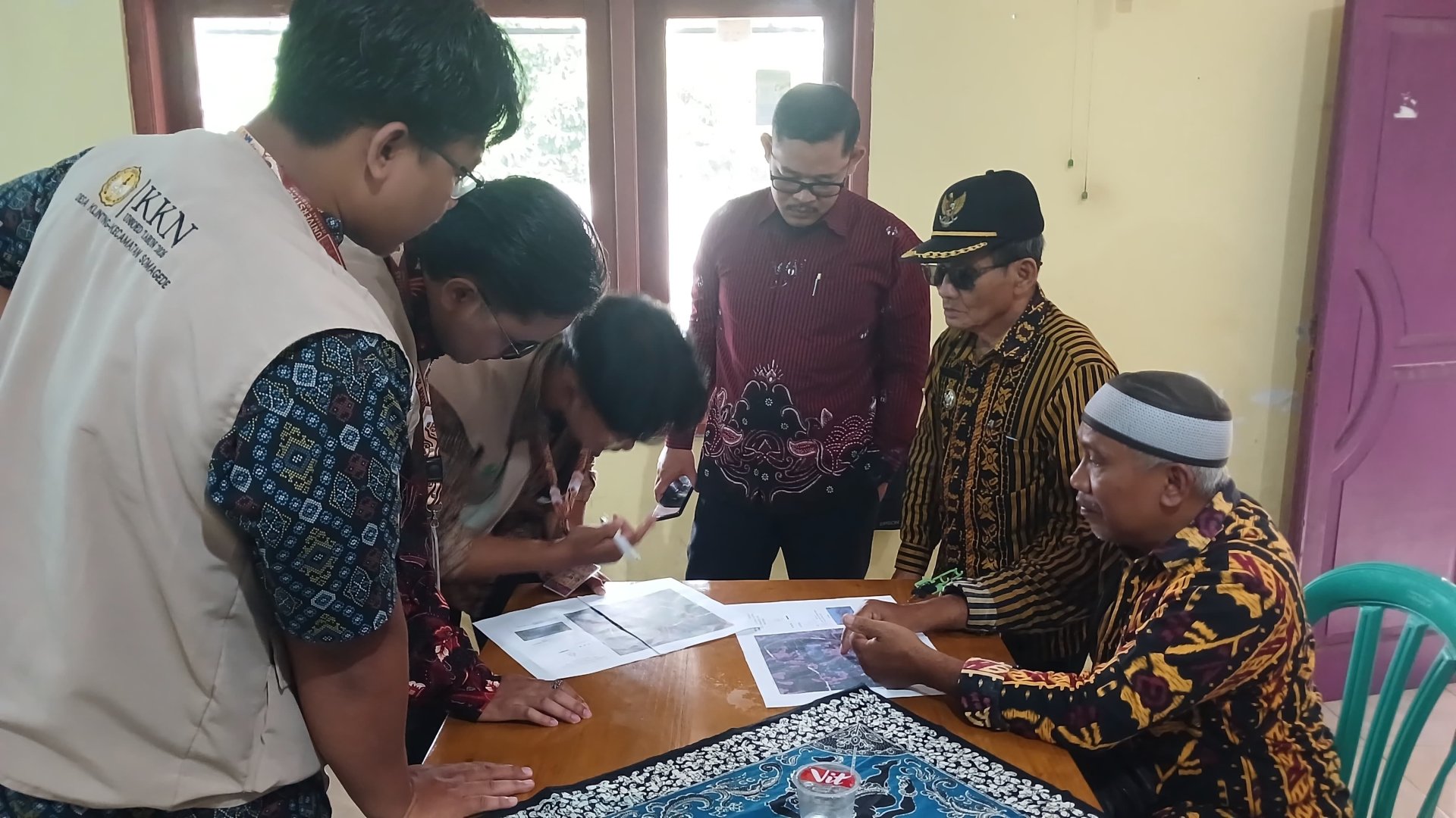 Pelaksanaan FGD 1 dengan perangkat desa