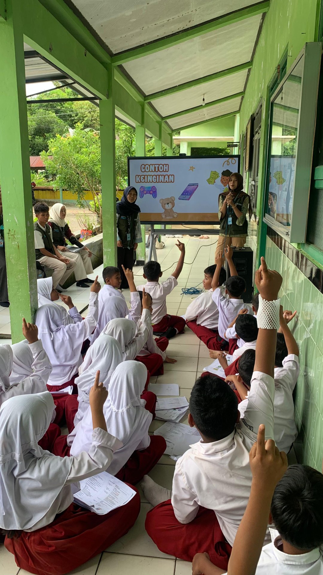 Edukasi Literasi: Membiasakan Menabung Sejak Dini
