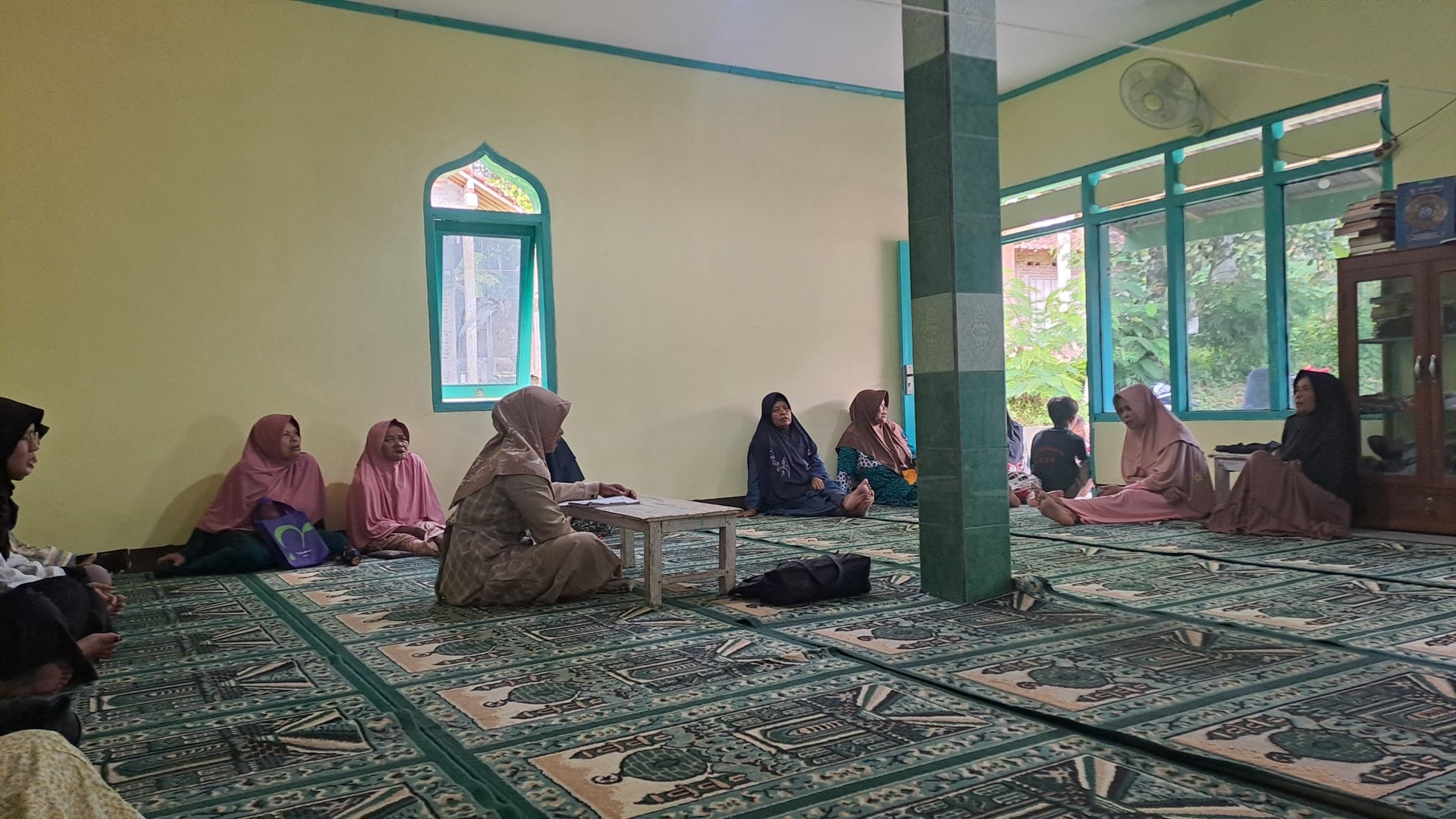 Pengajian Rutin Bersama Ibu-Ibu dan Kumpul Bersama Kelompok Plunjaran