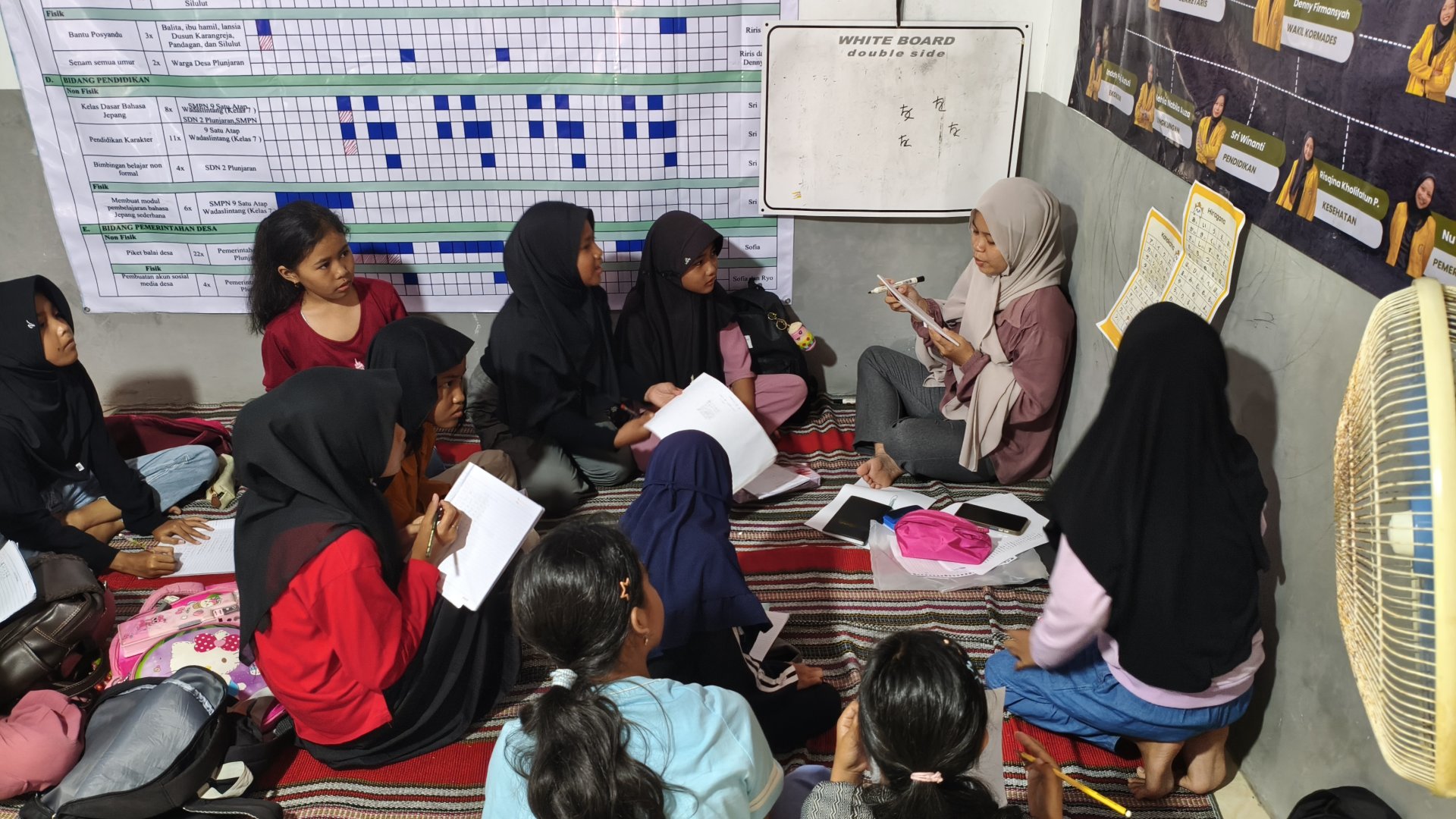 Pelaksanaan Bimbingan Belajar Nonformal dan Silaturahmi Antarposko KKN