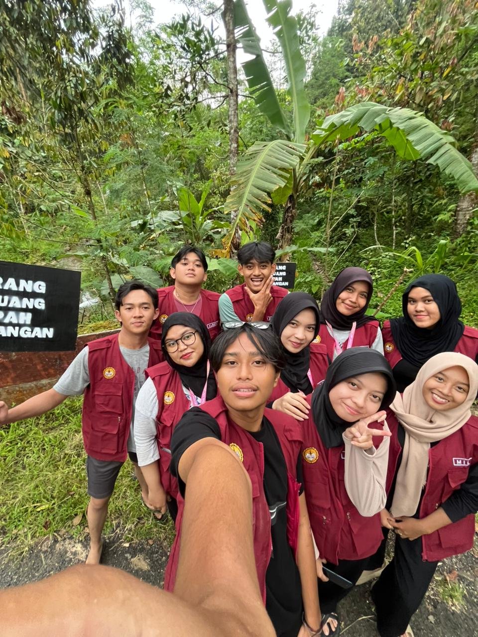 Pemasangan Plang Dilarang Membuang Sampah Sembarangan