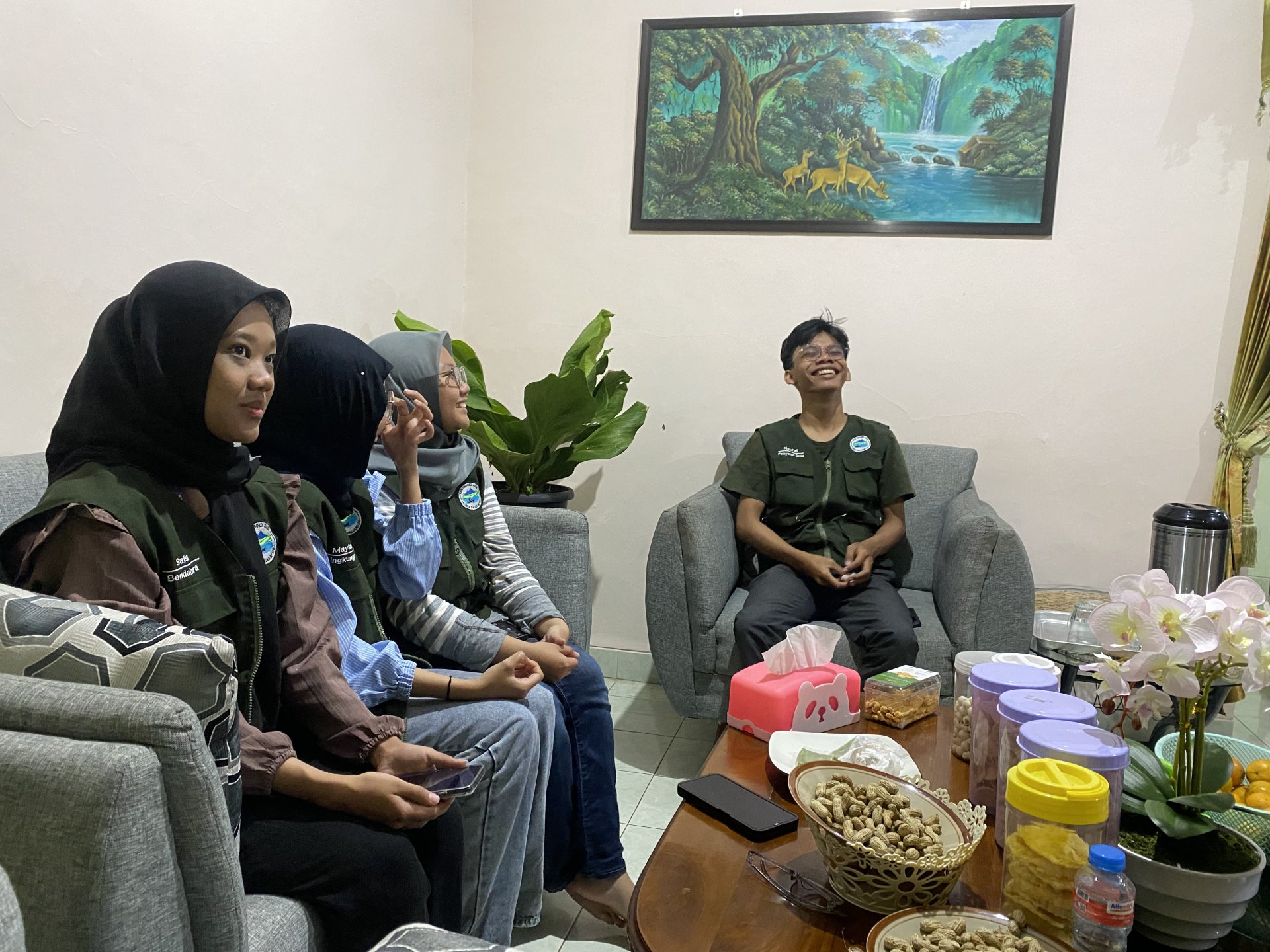 Silaturahmi ke kediaman Kepala Sekolah SDN 1 Wadaslintang