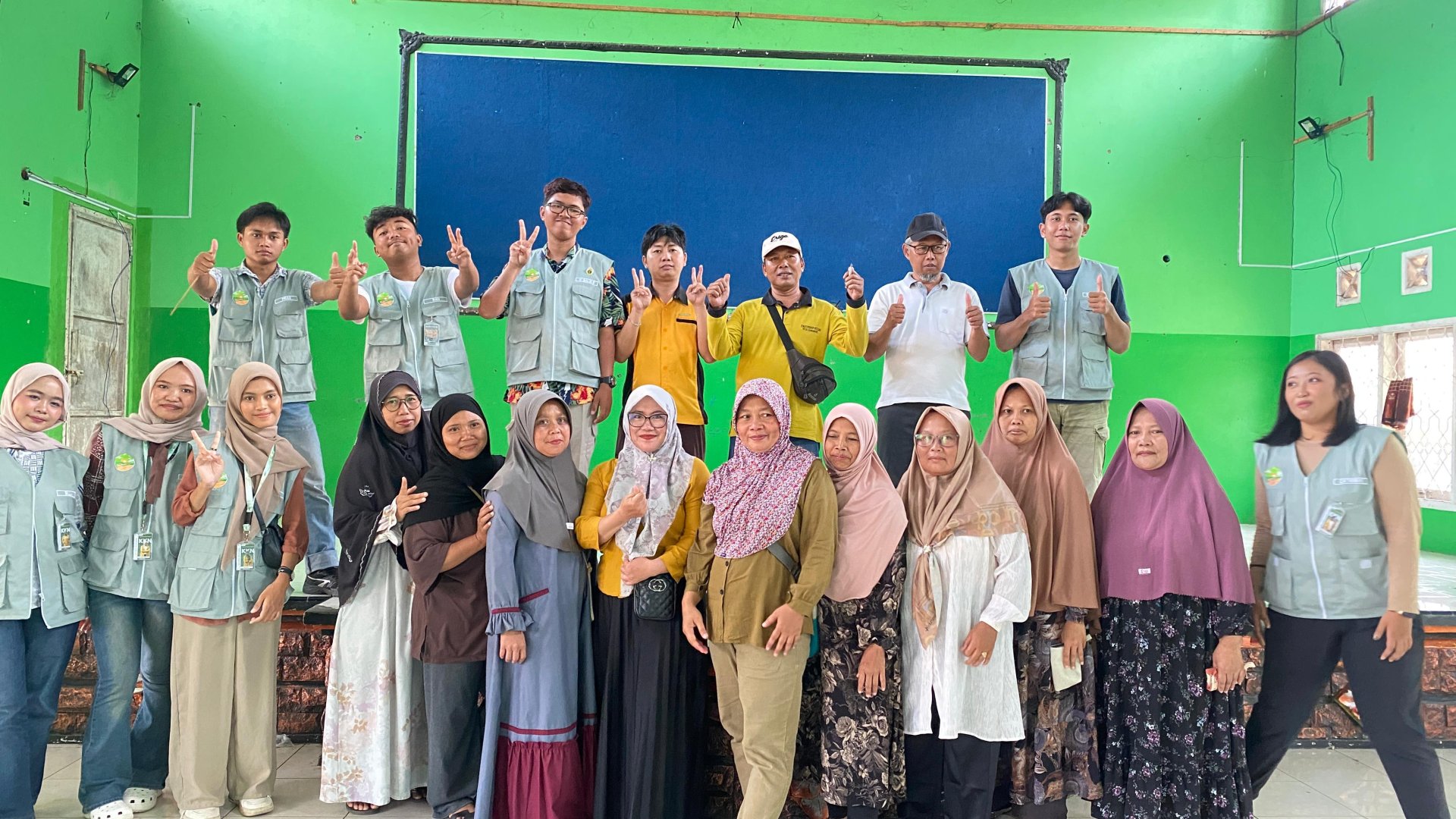 Sosialisasi Pembuatan Pupuk Organik Cair (POC) dan Pestisida Nabati