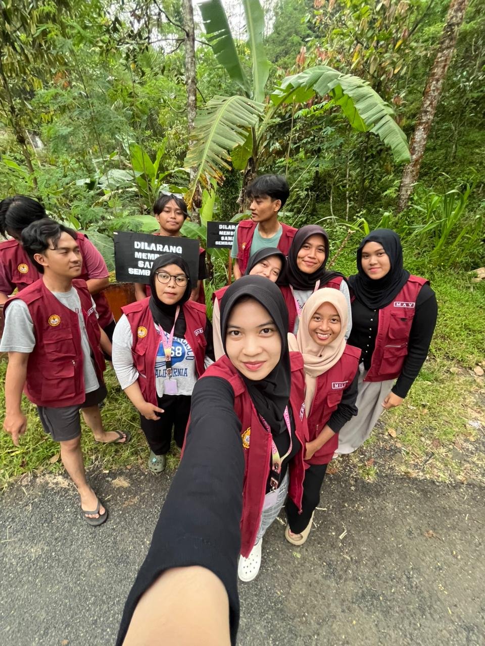 Pemasangan Plang Dilarang Membuang Sampah Sembarangan