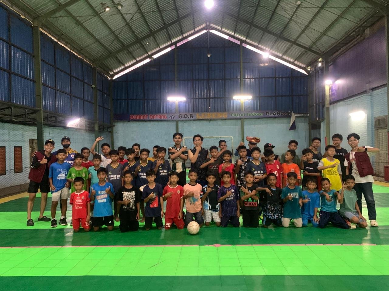 PELATIHAN FUTSAL REMAJA DESA PLANJAN