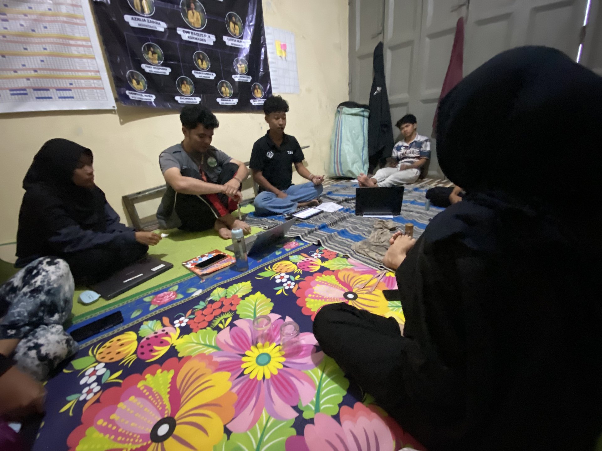 Rapat membahas progam kerja