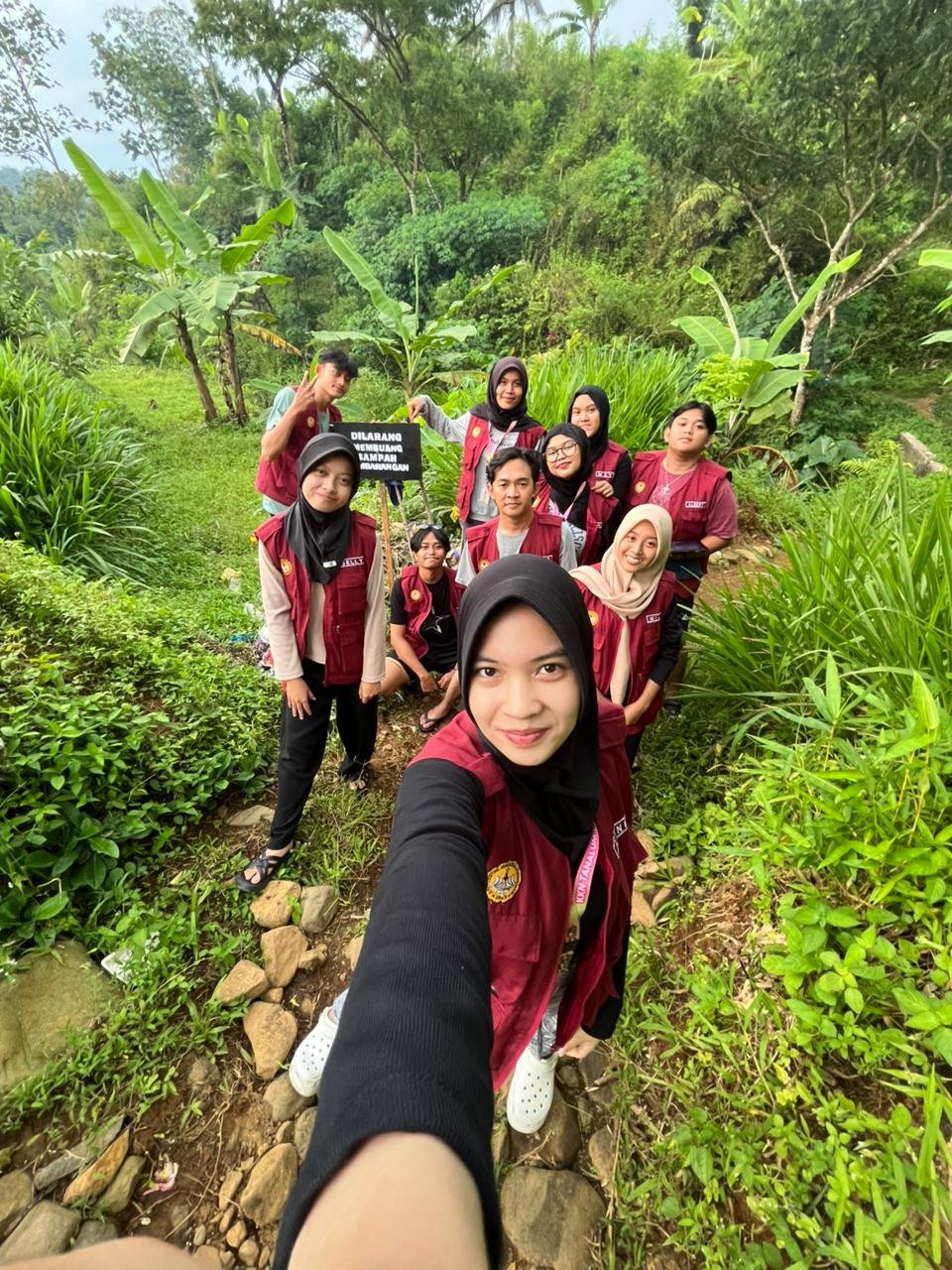 Pemasangan Plang Dilarang Membuang Sampah Sembarangan