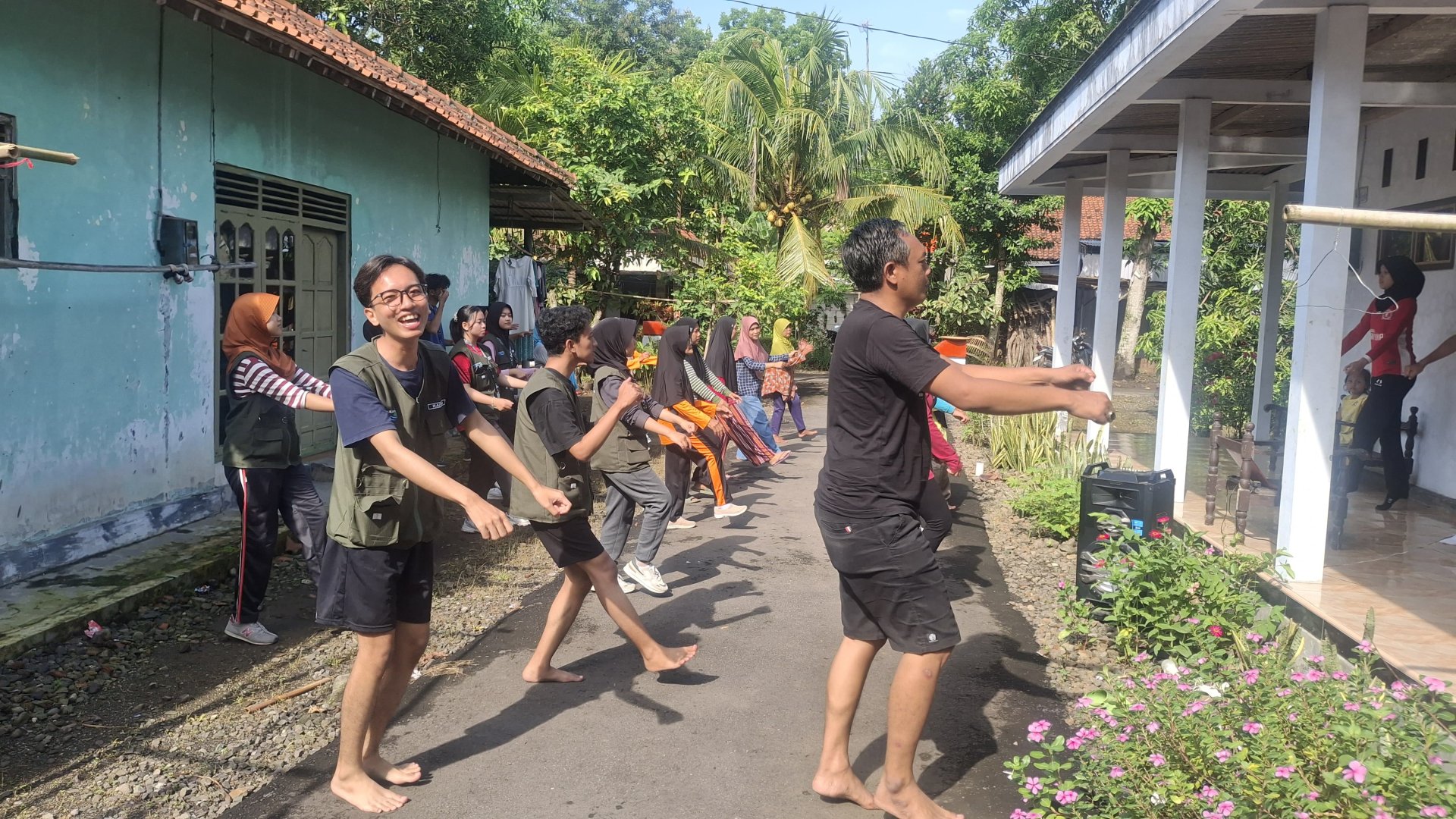 Senam Bersama Warga Desa Banjareja