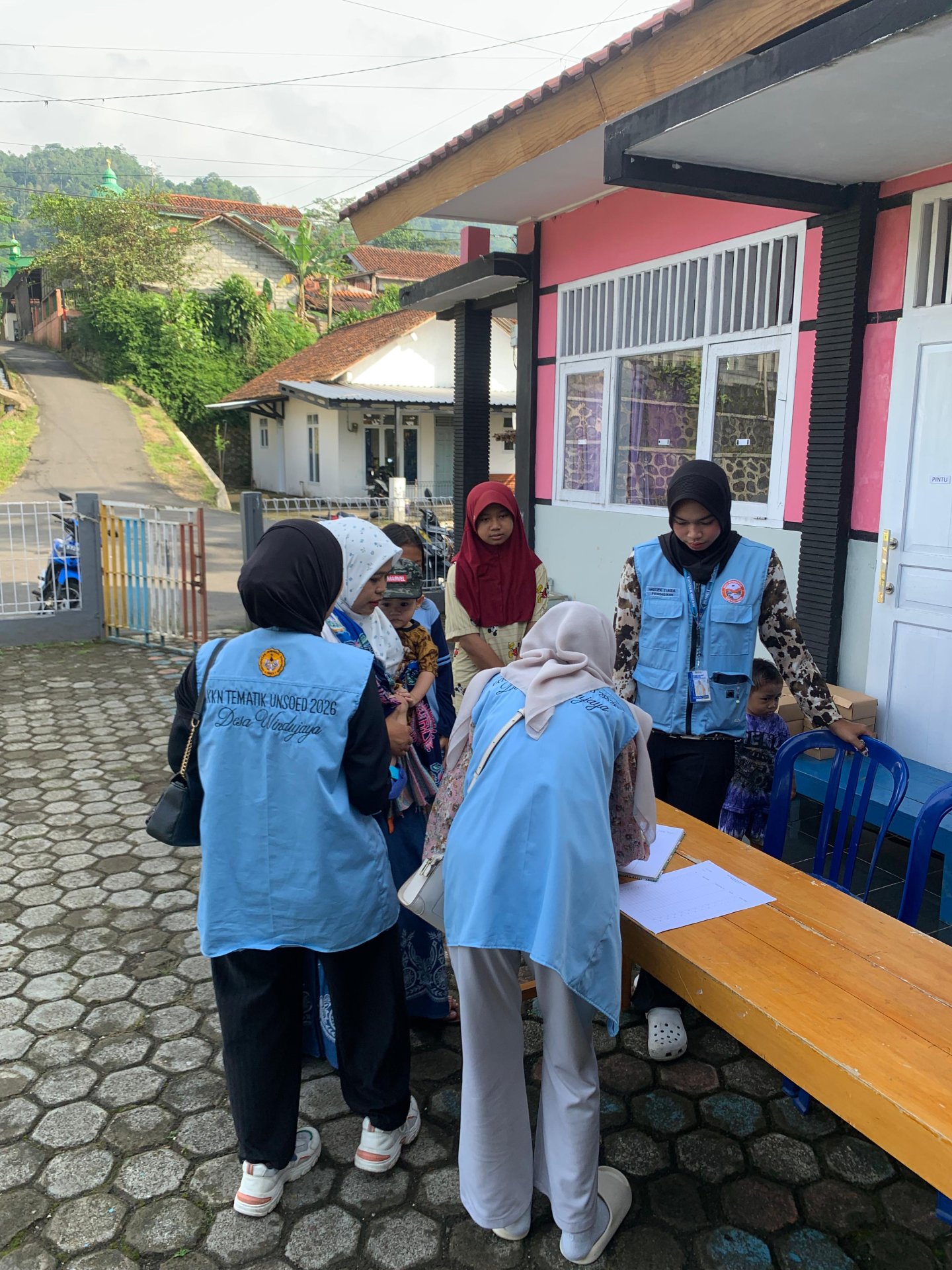 Pendampingan Posyandu dan Survei Lokasi Rawan Longsor