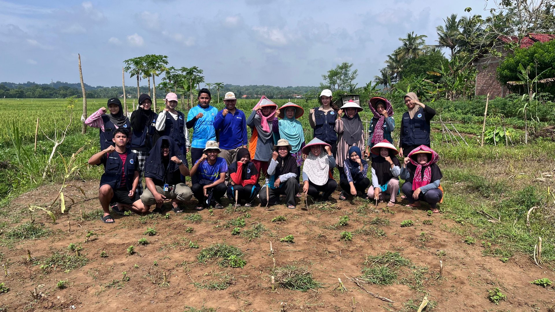 Tanam talas bersama Ket Dusun 3