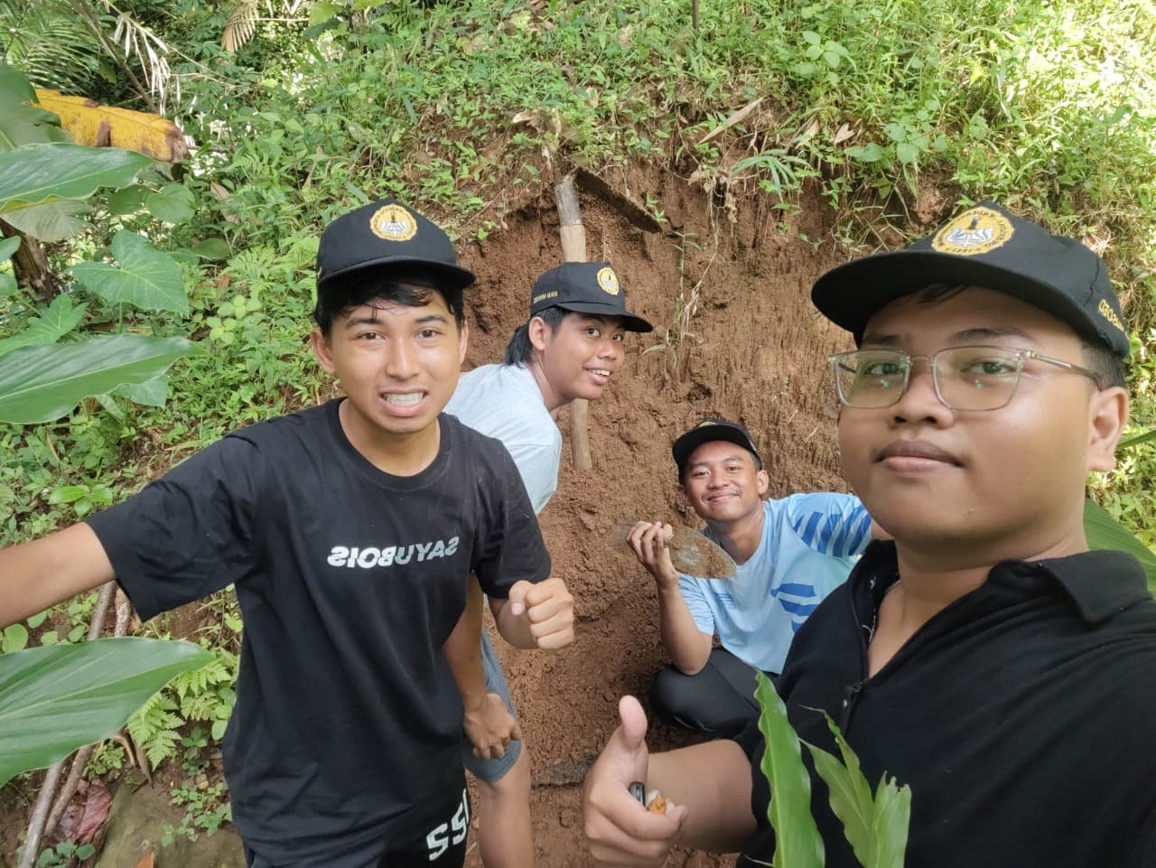 Persiapan media tanam untuk program kerja intensifikasi pekarangan